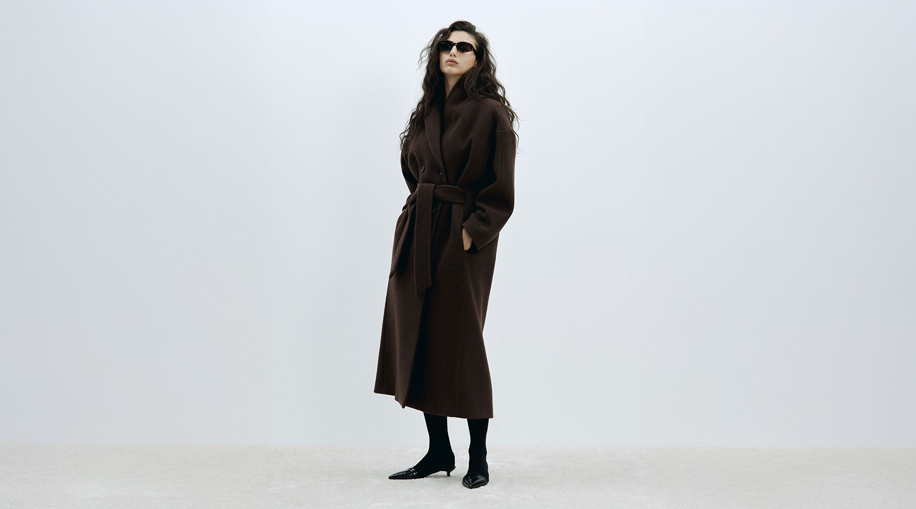 8 Minimalist Brands for Building a Capsule Wardrobe This Winter