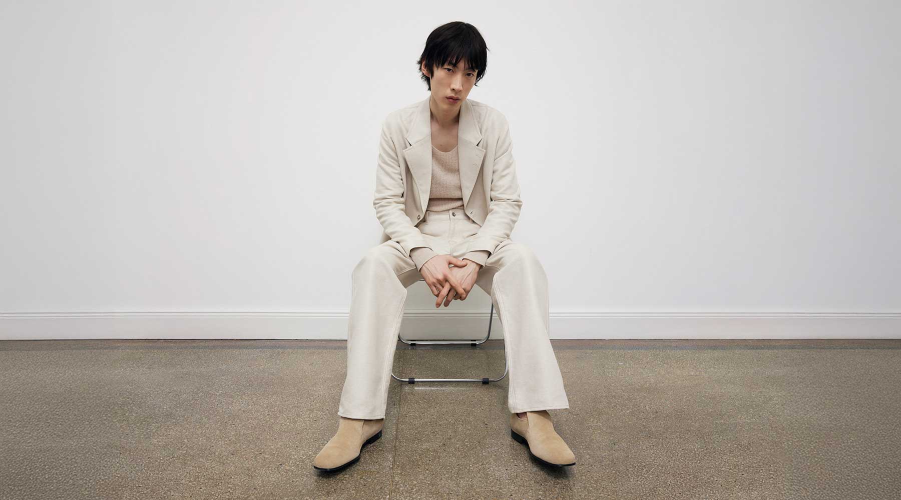 Men's Minimalist Summer Wardrobe YEAR_TO_CHANGE