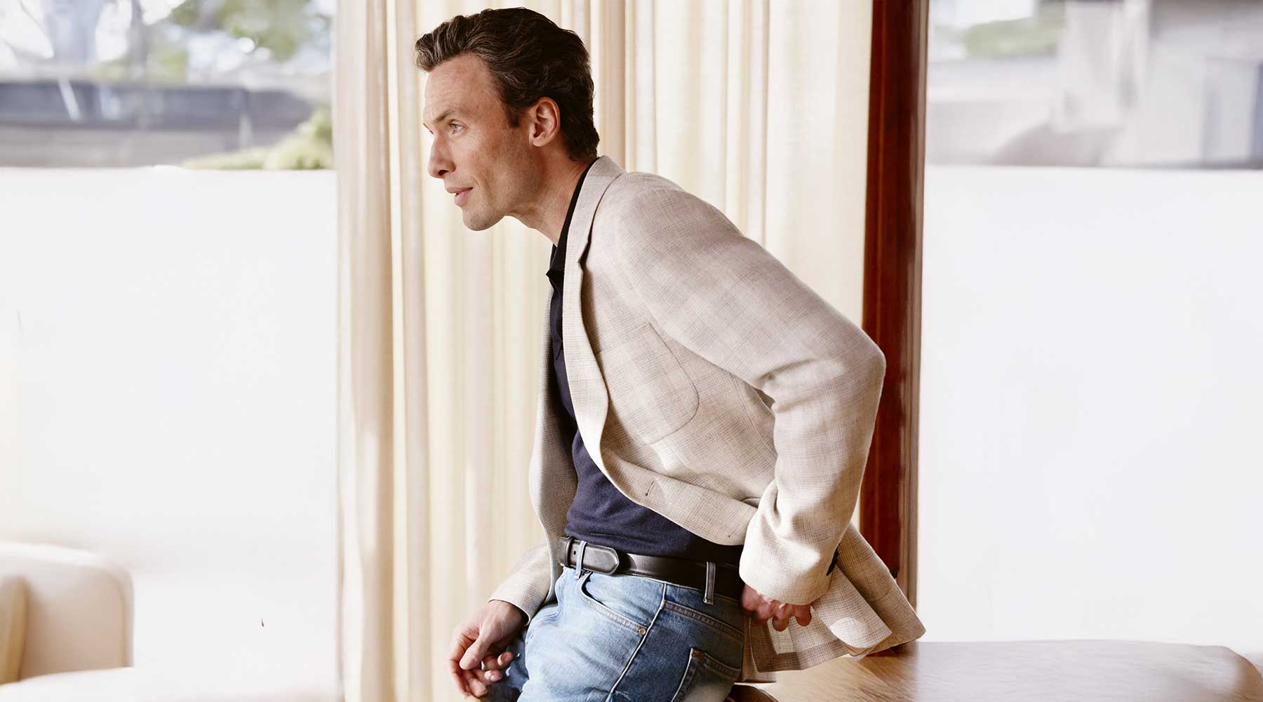 How to Wear a Blazer with Jeans