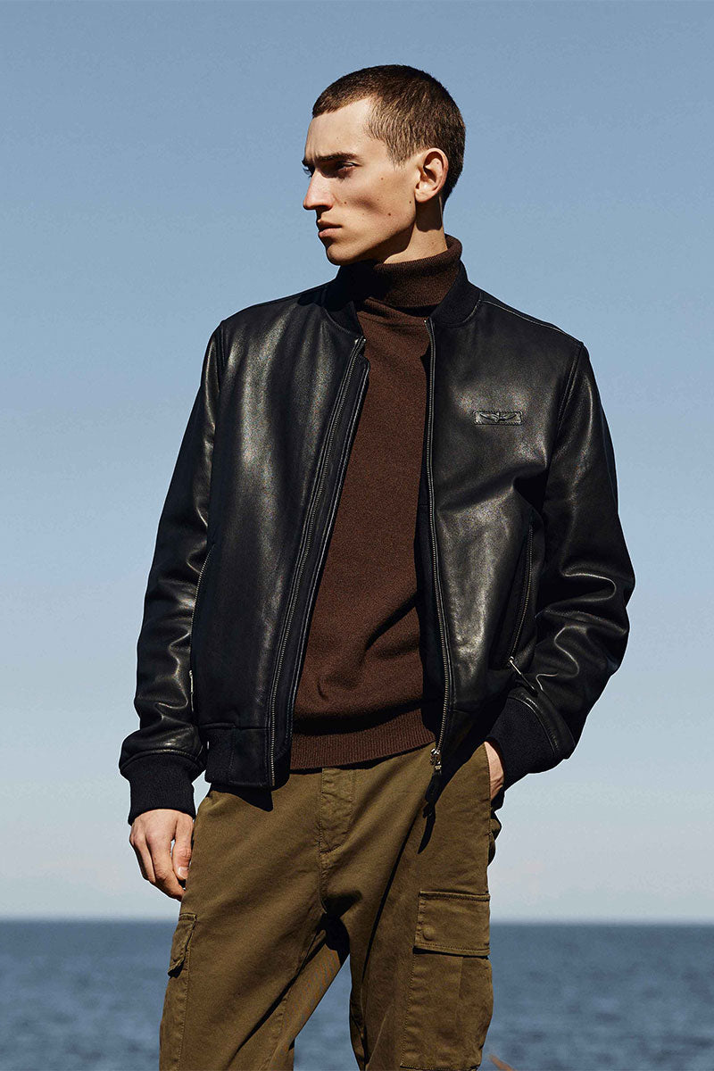 Rollneck cashmere pullover and Loose-fit cargo trousers CHUCK