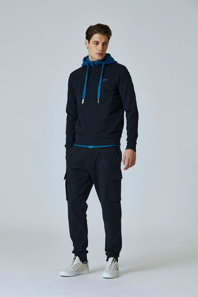 Patch longsleeve t-shirt and Cargo pocket sweatpants
