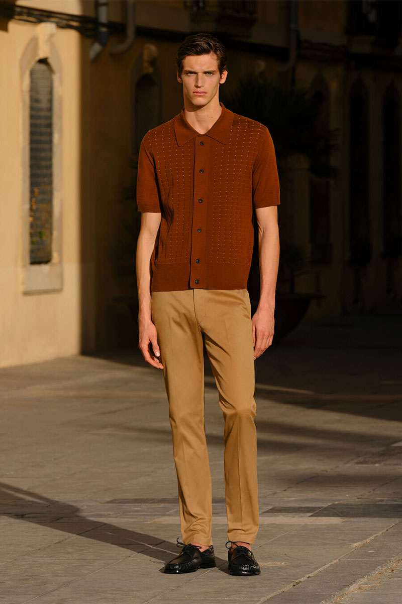 Knit polo shirt BEKER SS and Casual chino-fit trousers CAIDON