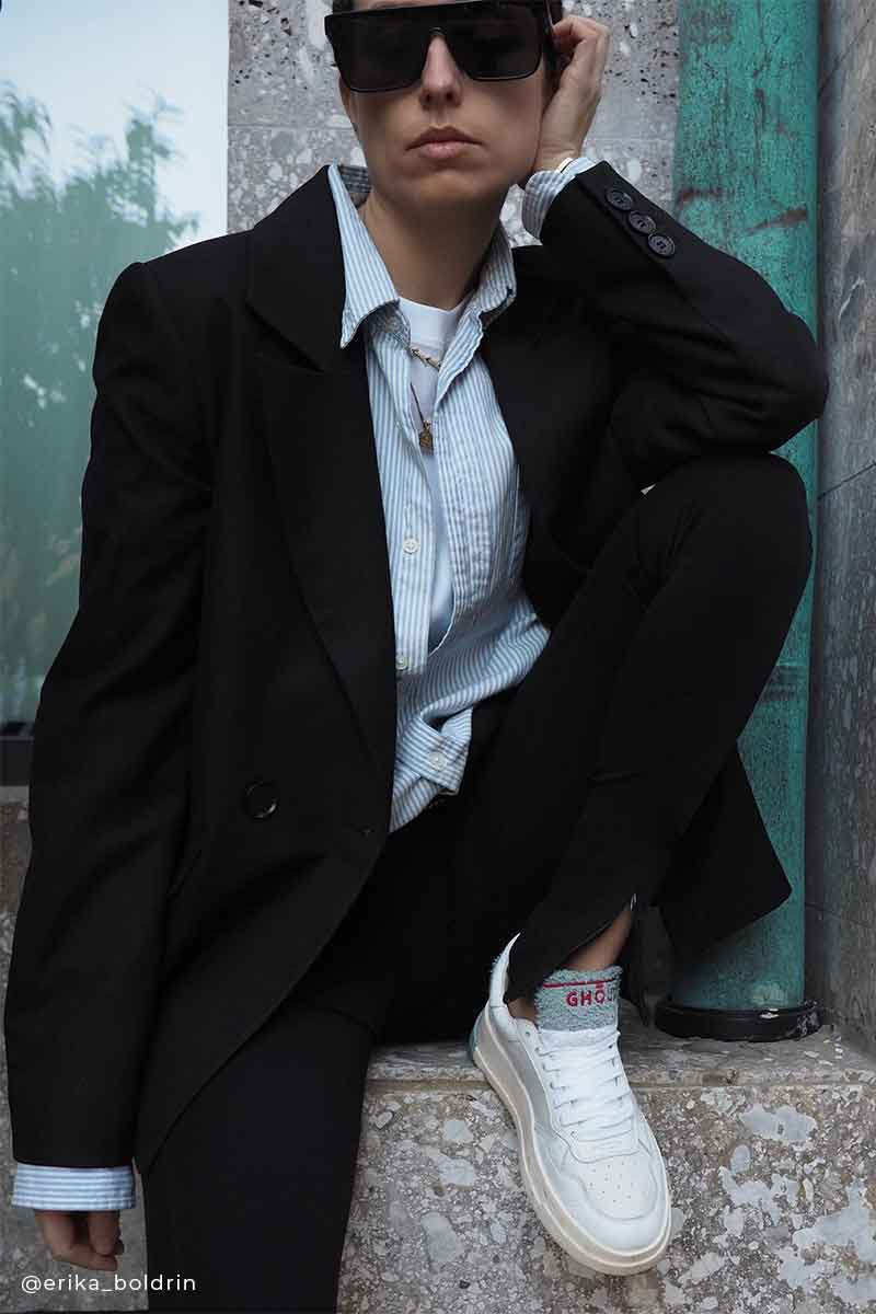 Oversized blazer and Textured-trim leather sneakers TWEENER