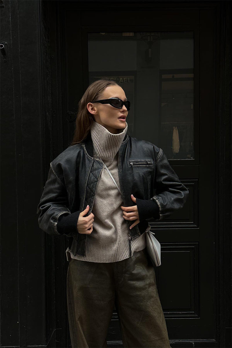 Turtleneck pullover MARRIE and Relaxed baggy jeans AYLA