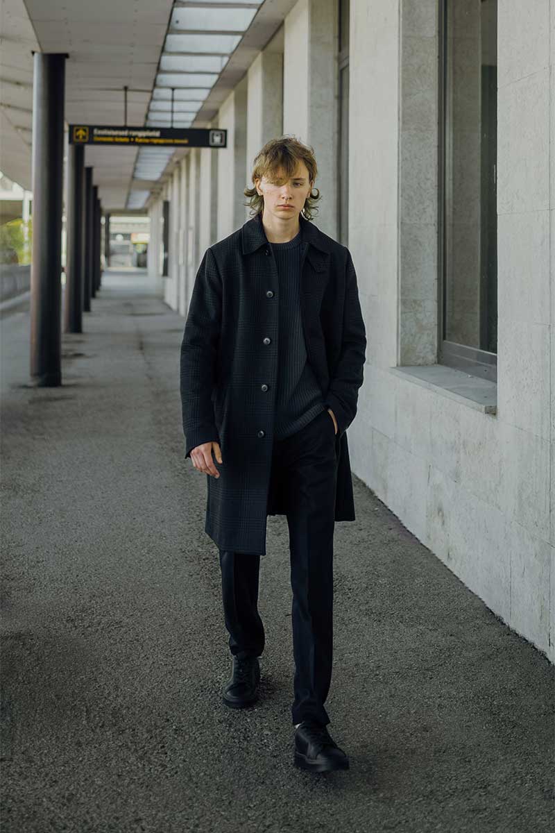 Single-breasted checked coat ELIIAS and Chunky knitted pullover MAIER