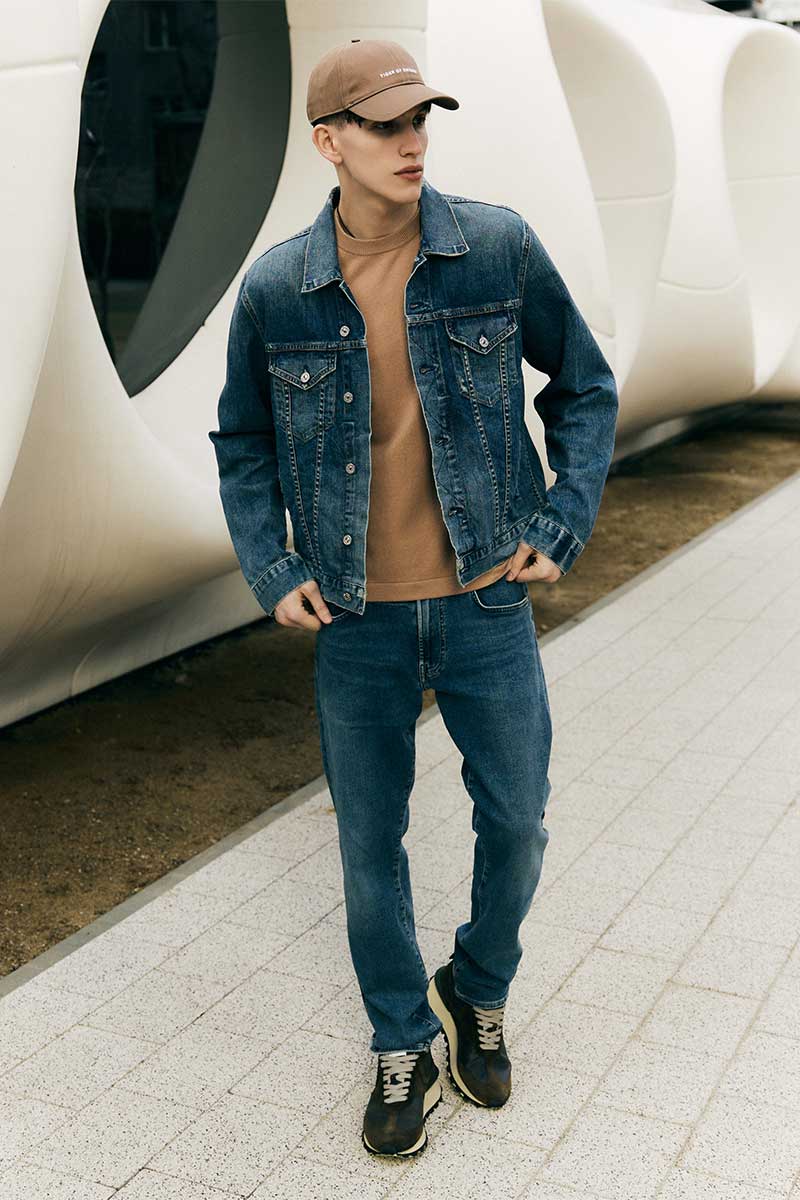 Classic denim jacket and Short-sleeve pullover
