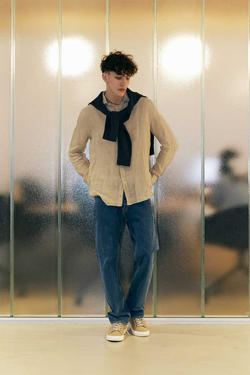 Long sleeve linen shirt and Regular-fit jeans FURU
