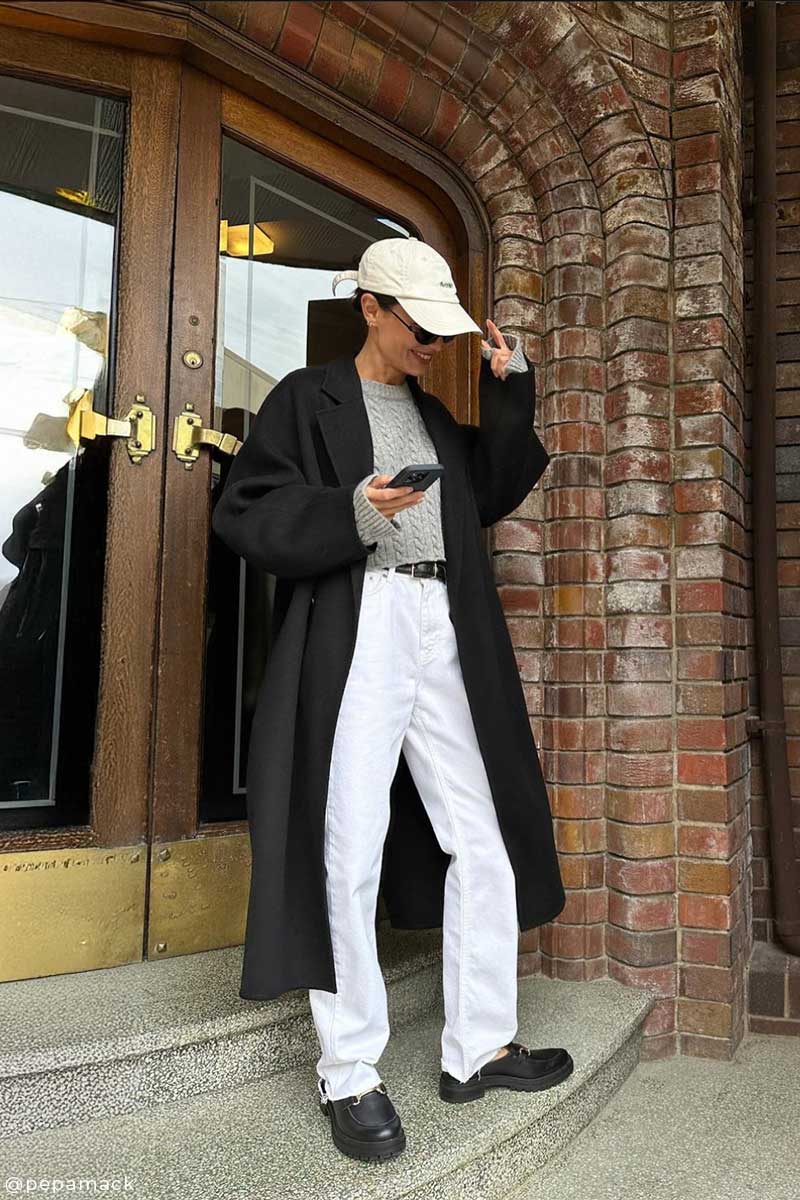 Relaxed double coat and Roundneck cable-knit pullover