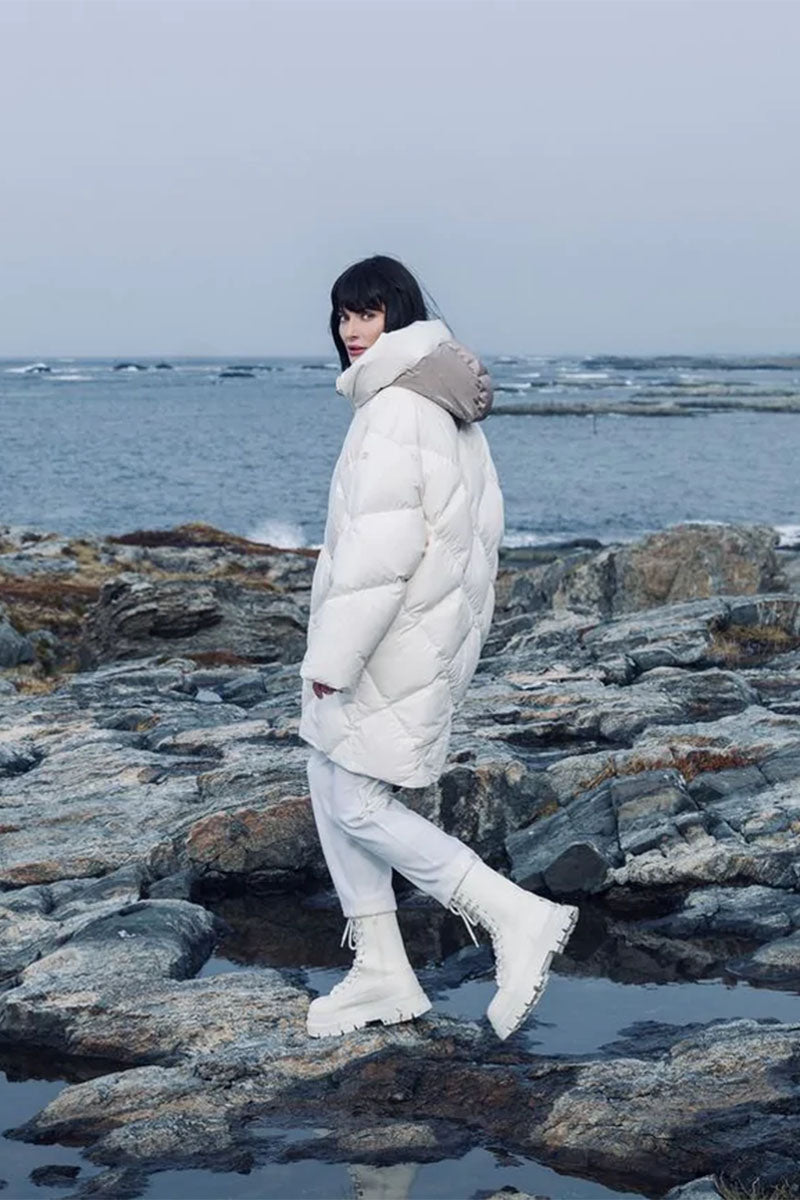 Oversize hooded down parka SPERA and Suede ankle boots TWEED