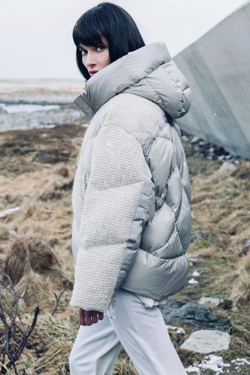 Oversize short down jacket PEGGIE and Straight-leg cashmere trousers