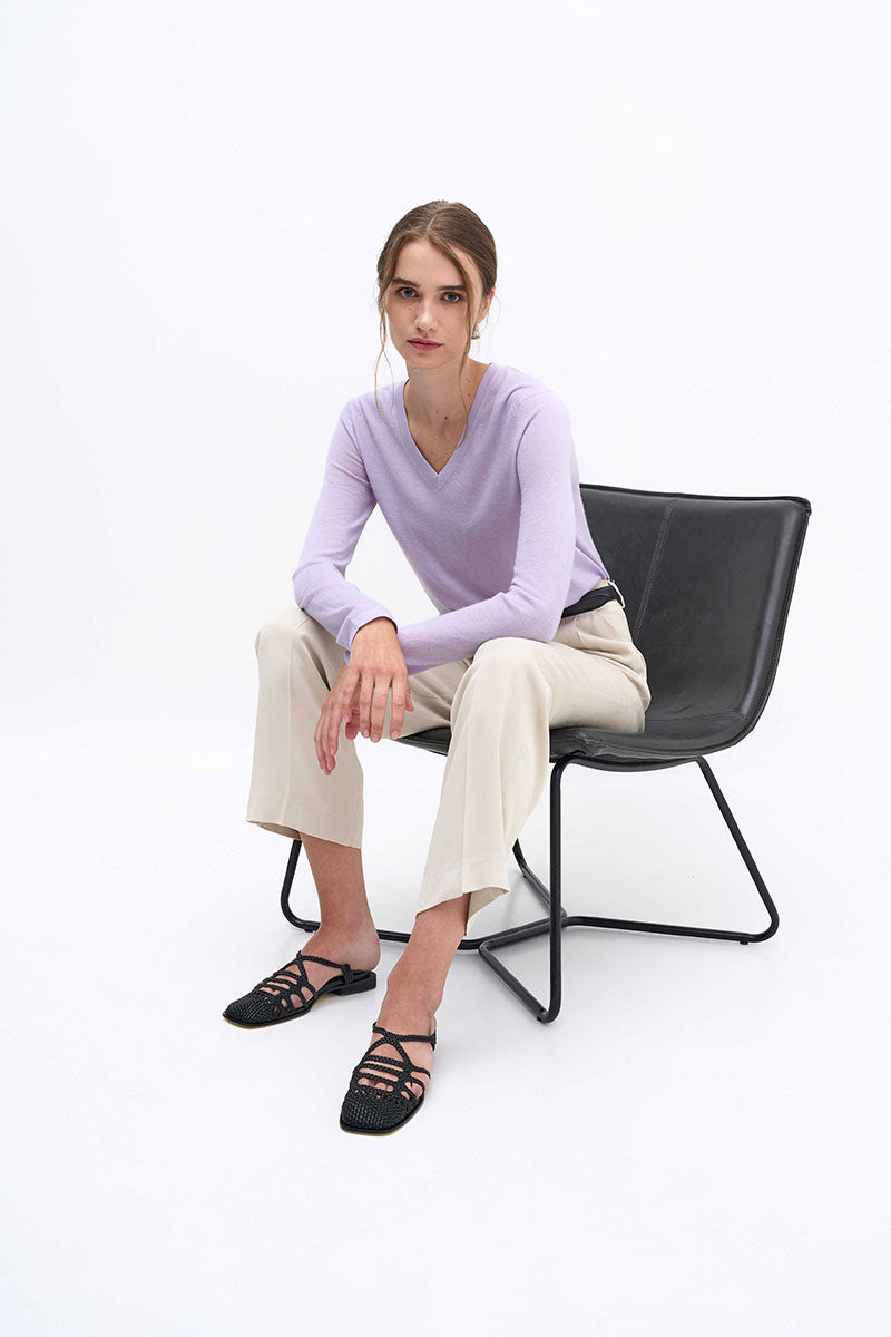Fine-knit V-neck top JANE and Woven slingback sandals BARANA