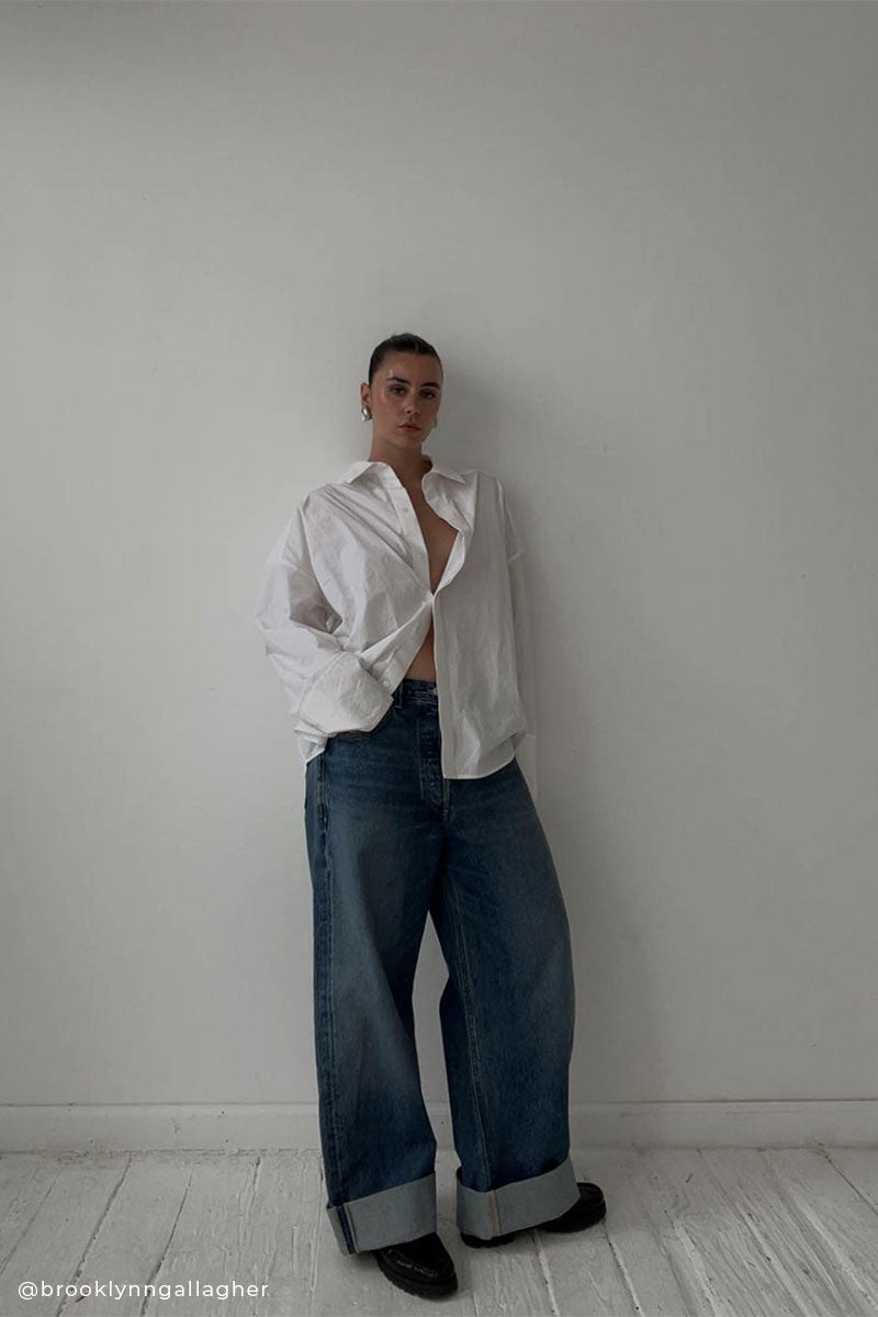 Oversized striped shirt and Wide-leg jeans DAME