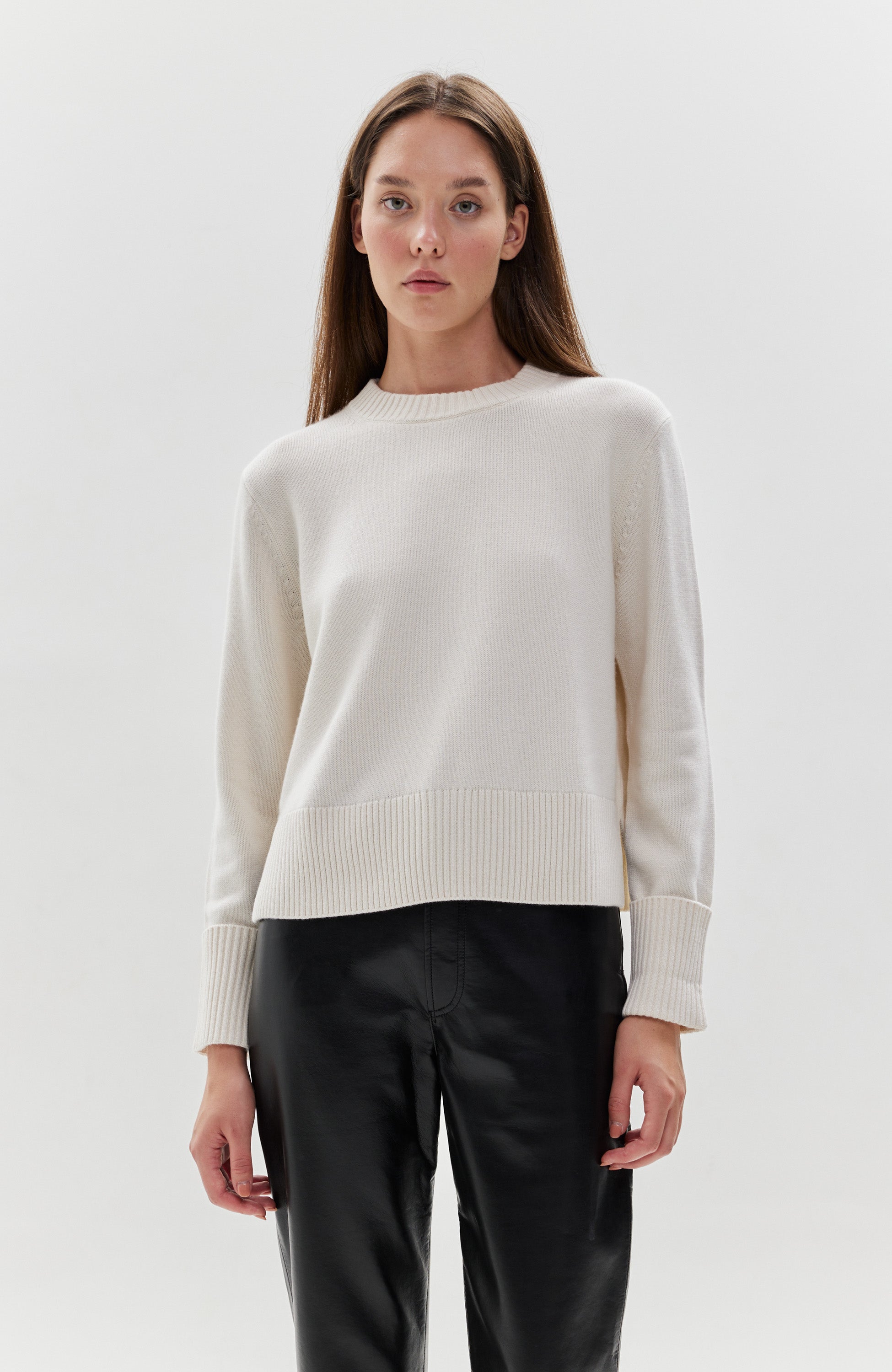 Sweter relaxed z okrągłym dekoltem