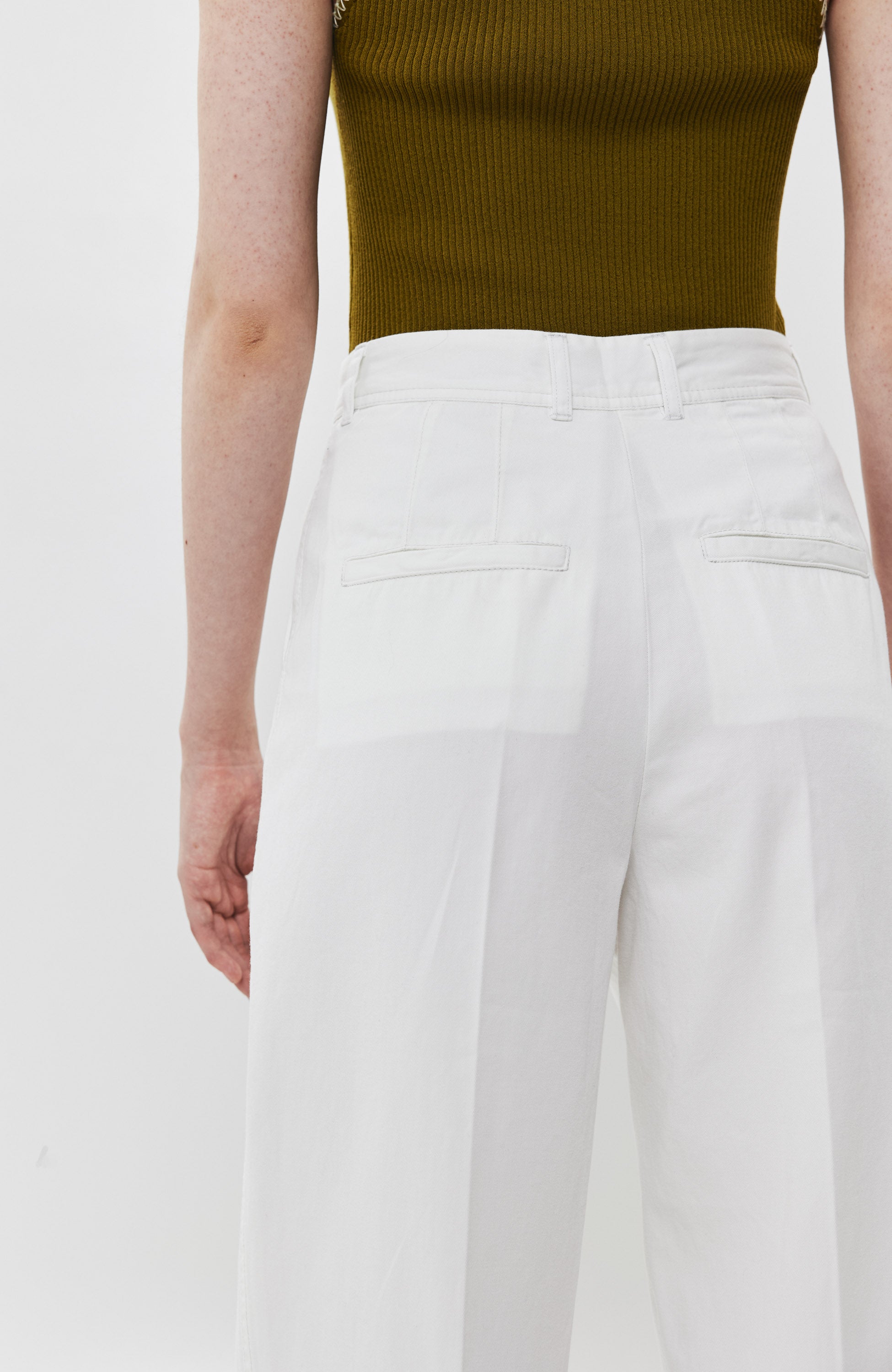 House of dagmar White Cotton chino trousers image 6
