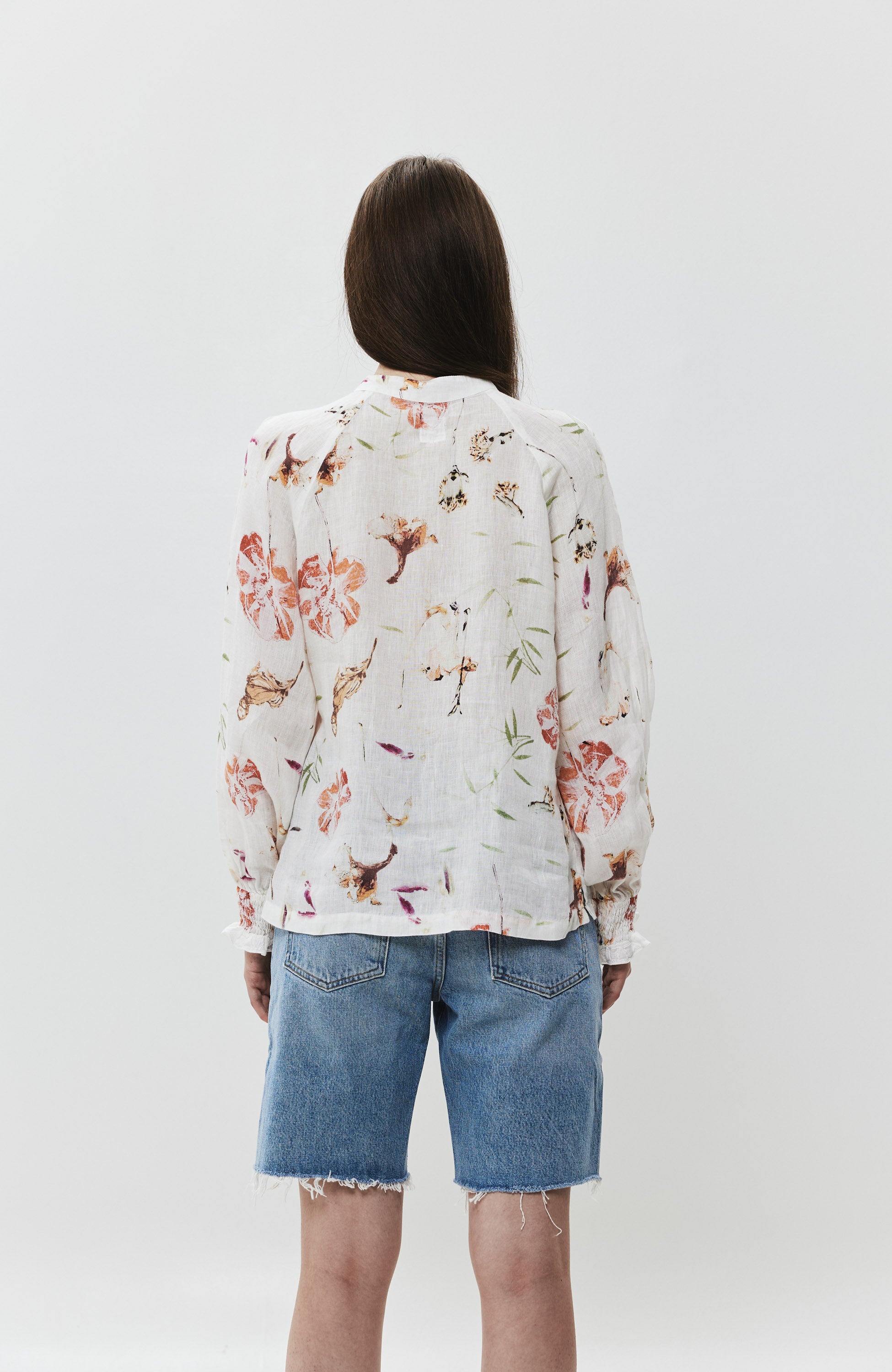 120% lino White Floral printed linen blouse image 3