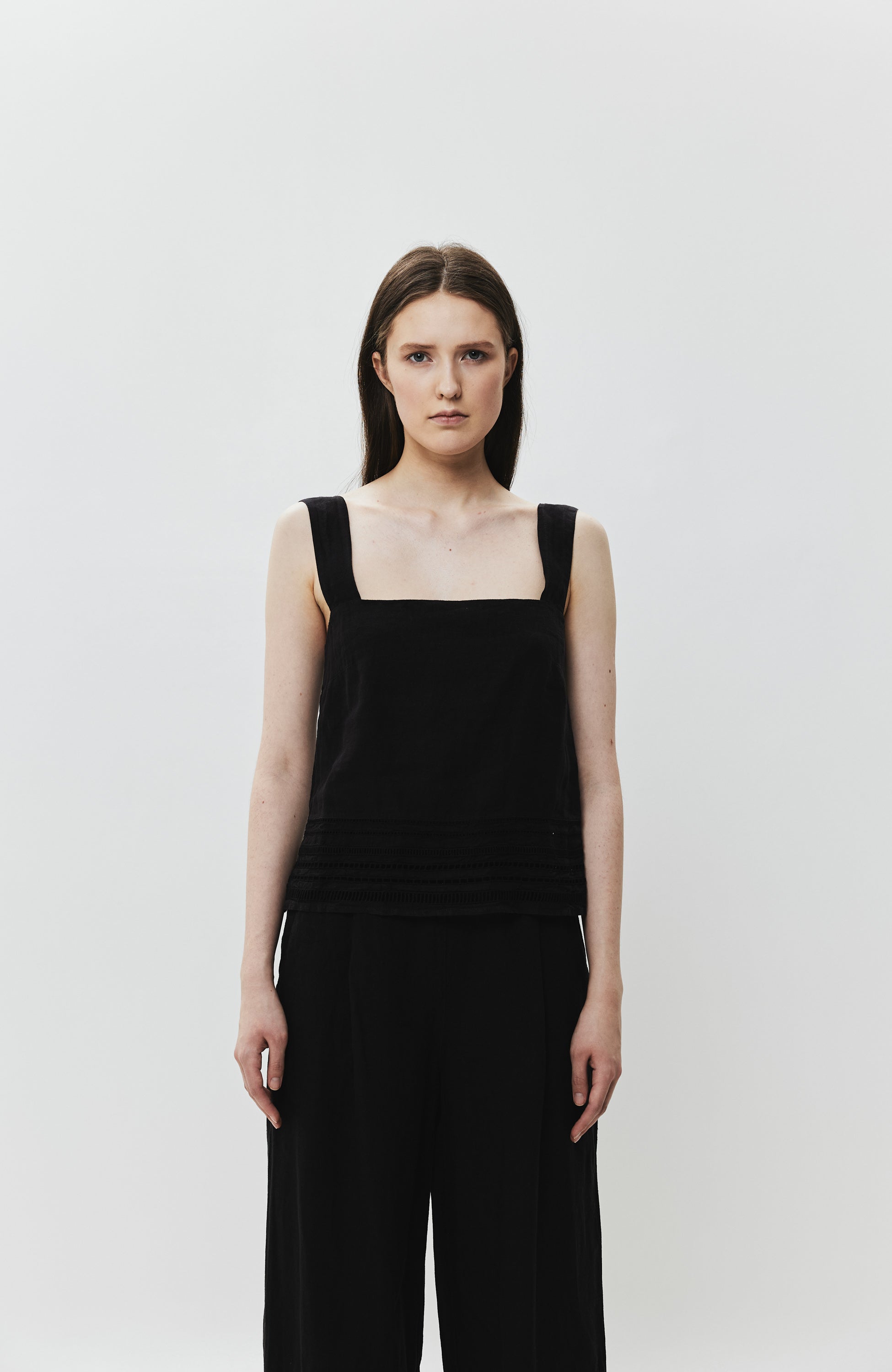 Square-neck linen short top