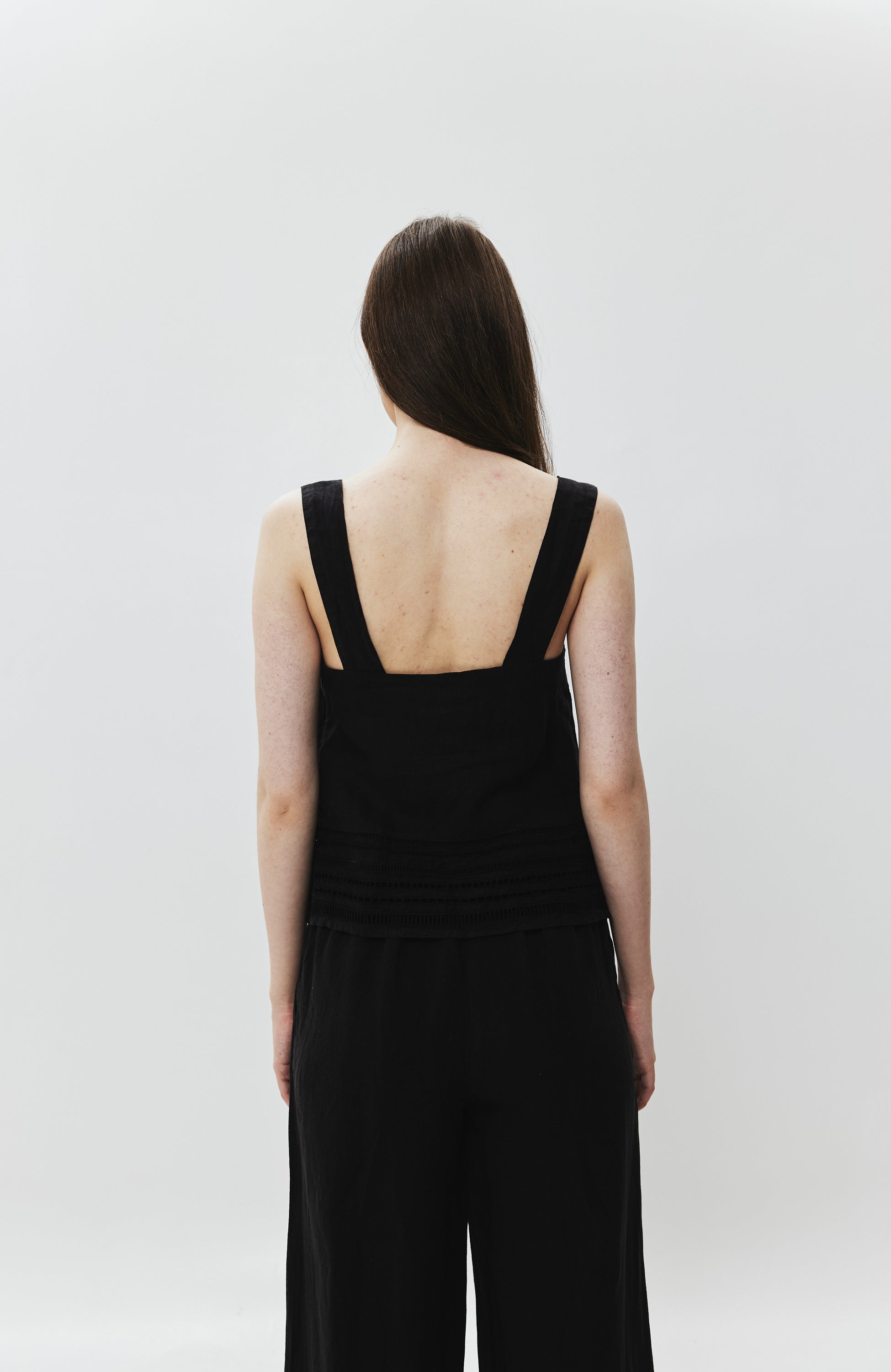 120% lino Black Square-neck linen short top image 3