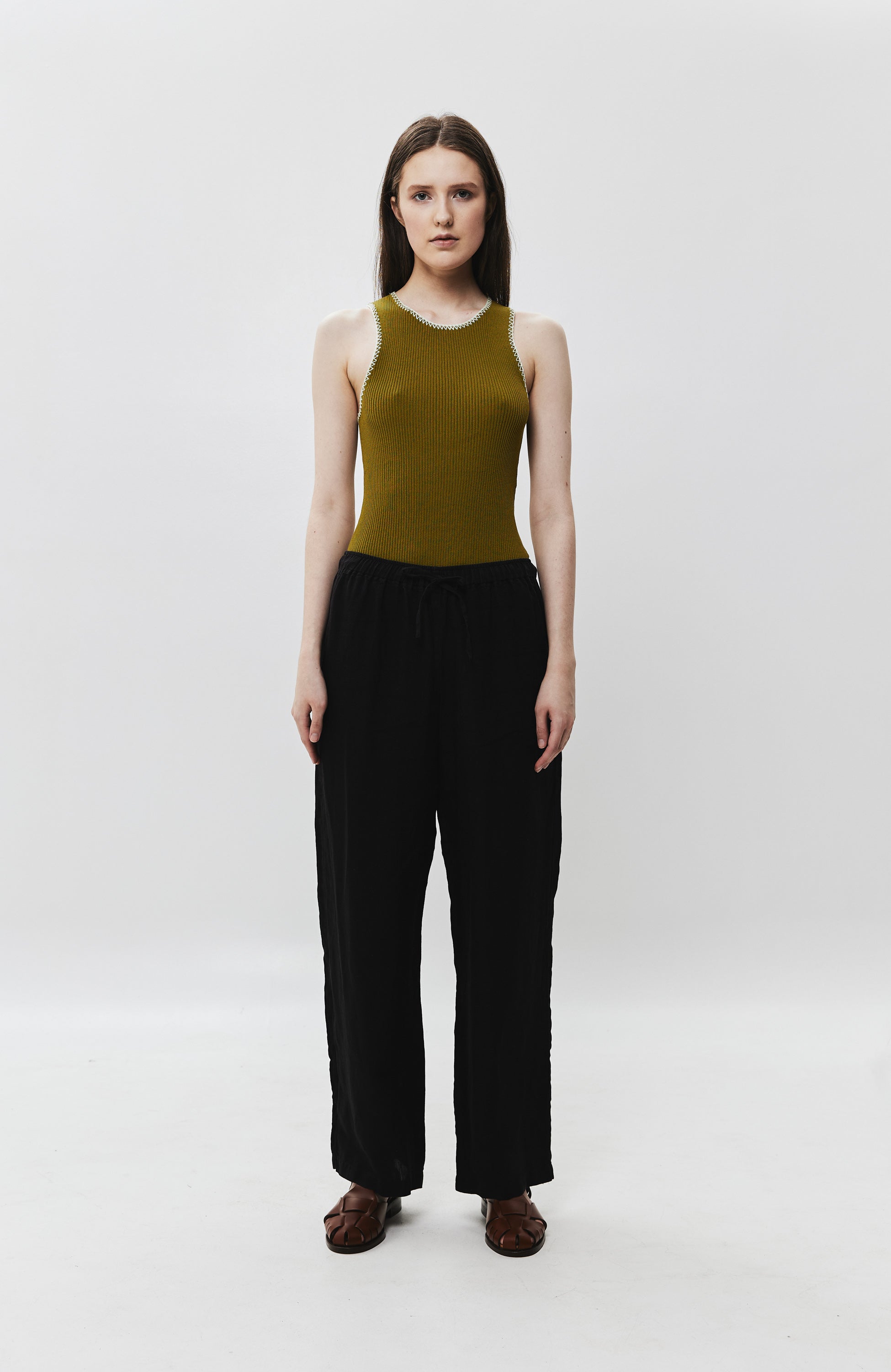 Straight-leg linen trousers