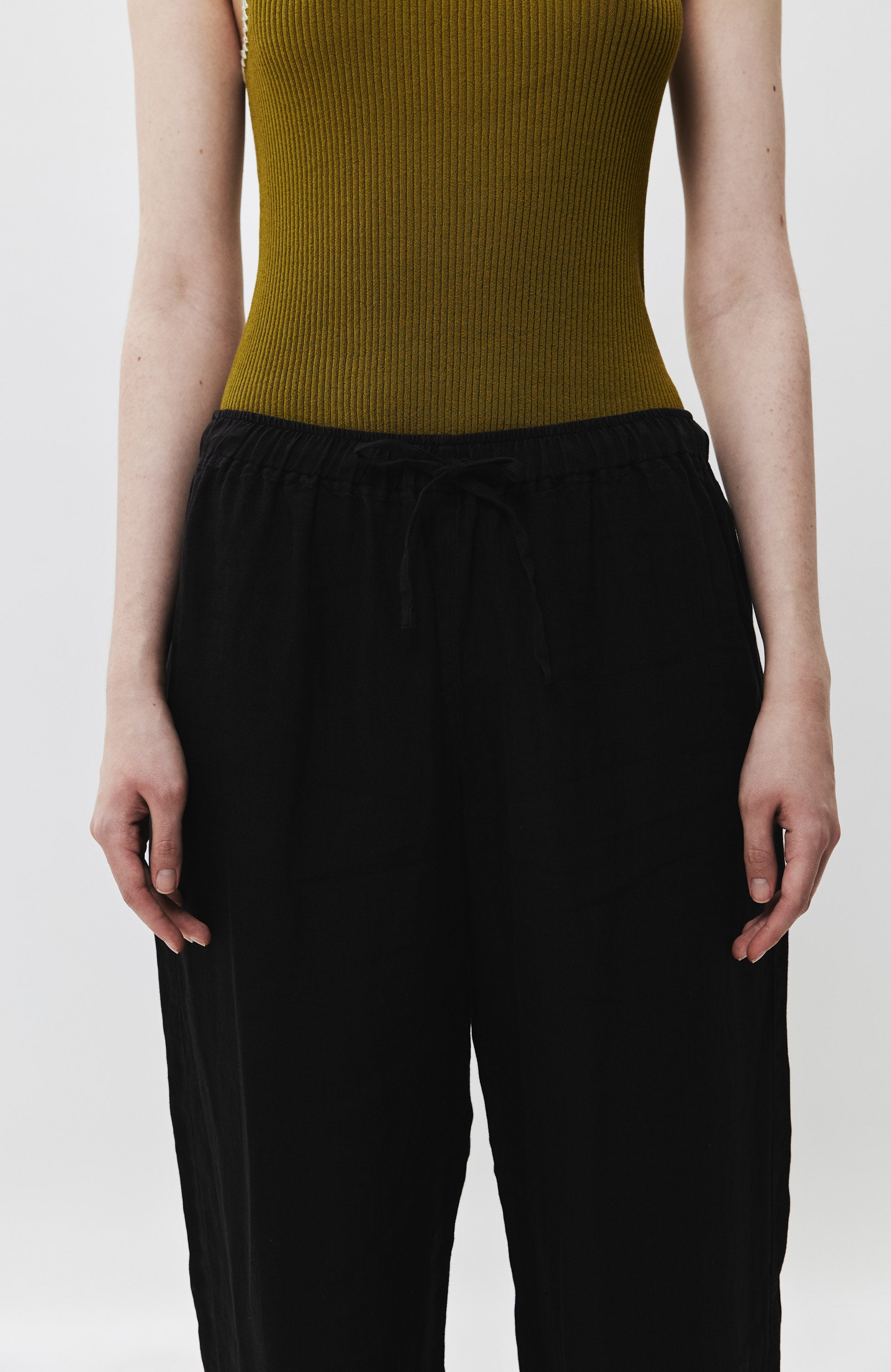120% lino Black Straight-leg linen trousers image 4