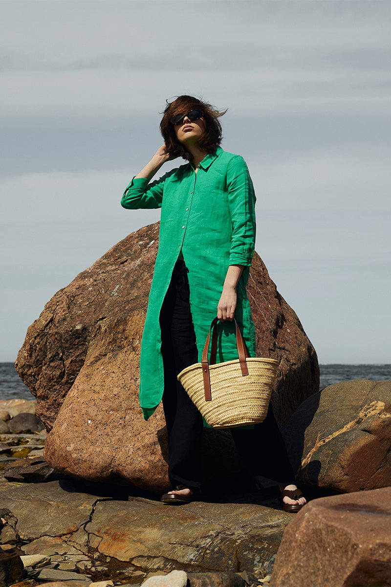 Linen maxi shirt-dress and Straw tote bag CABAS M