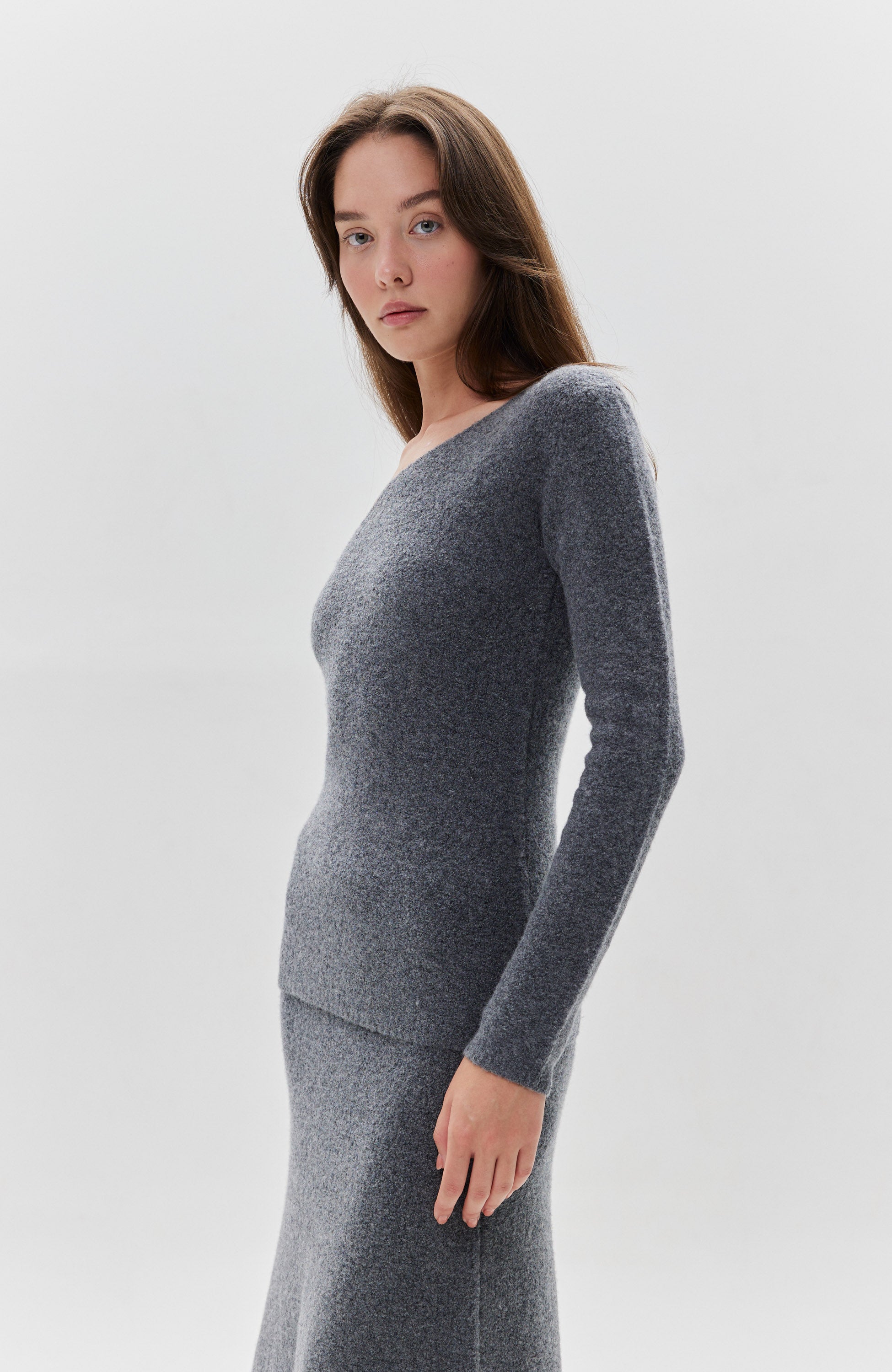 Lisa yang Grey Single-sleeve cashmere top forrest image 3