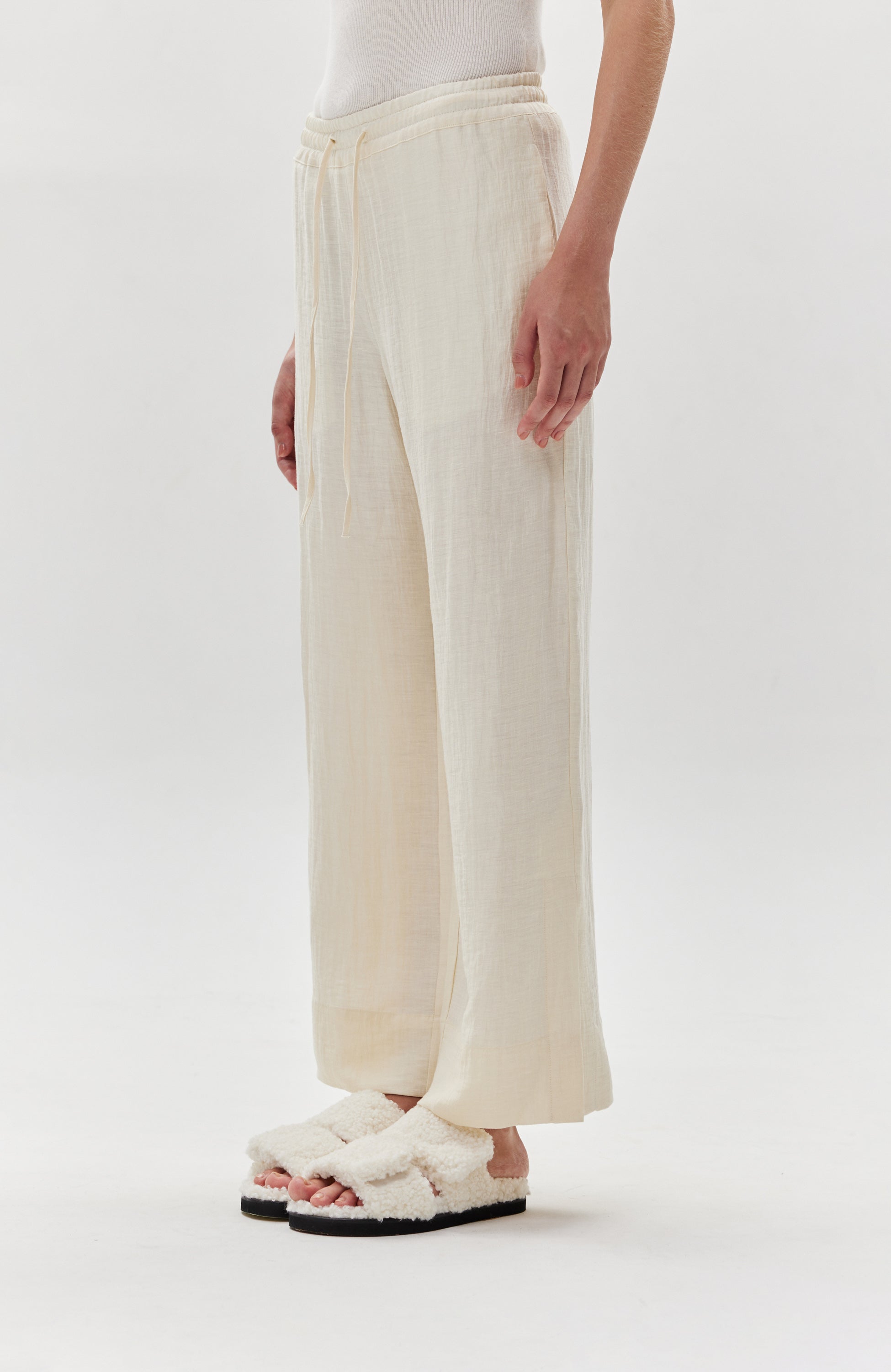 House of dagmar White Flowy trousers image 3