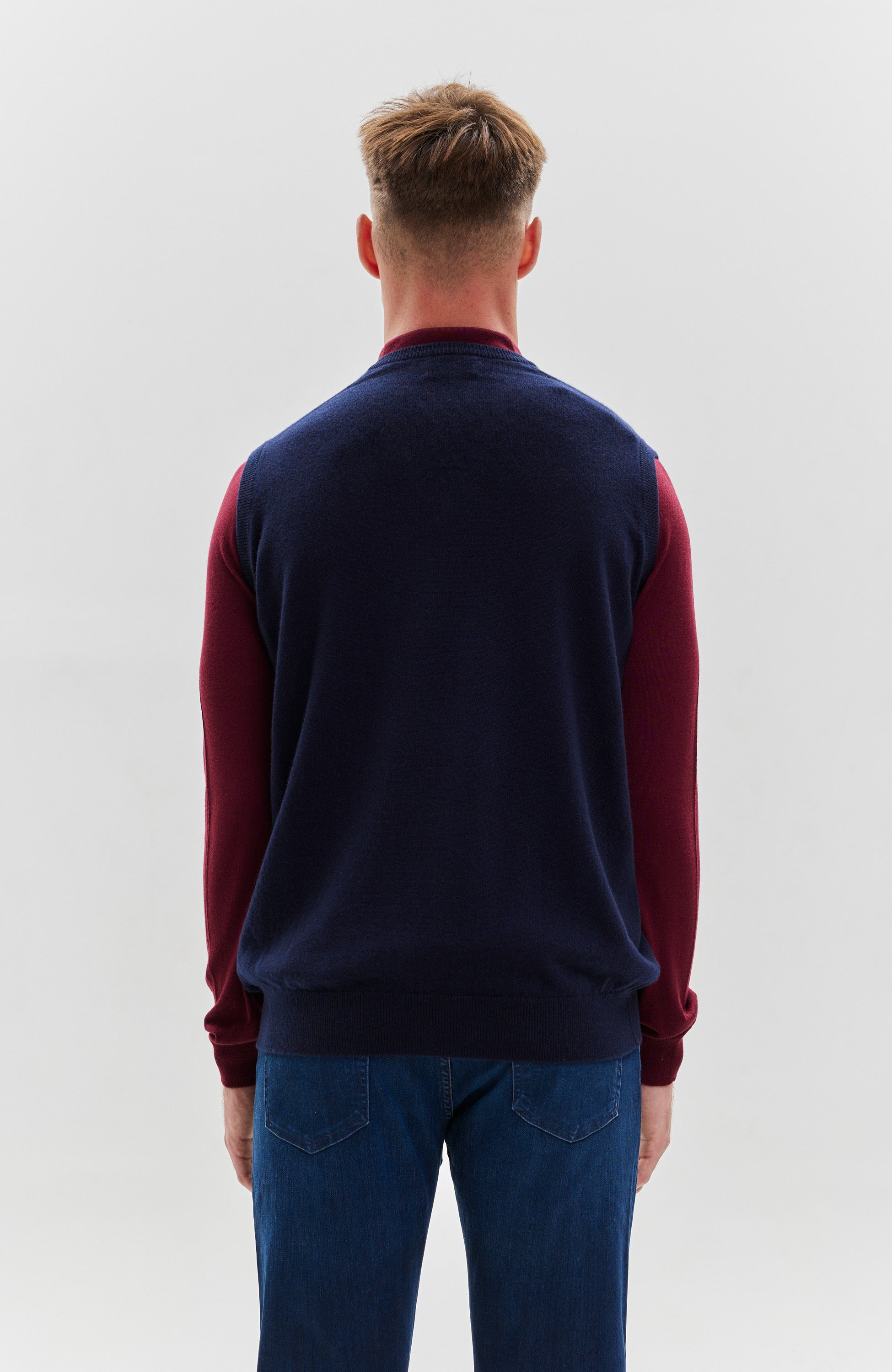 Johnstons of elgin Navy V-neck cashmere vest image 3