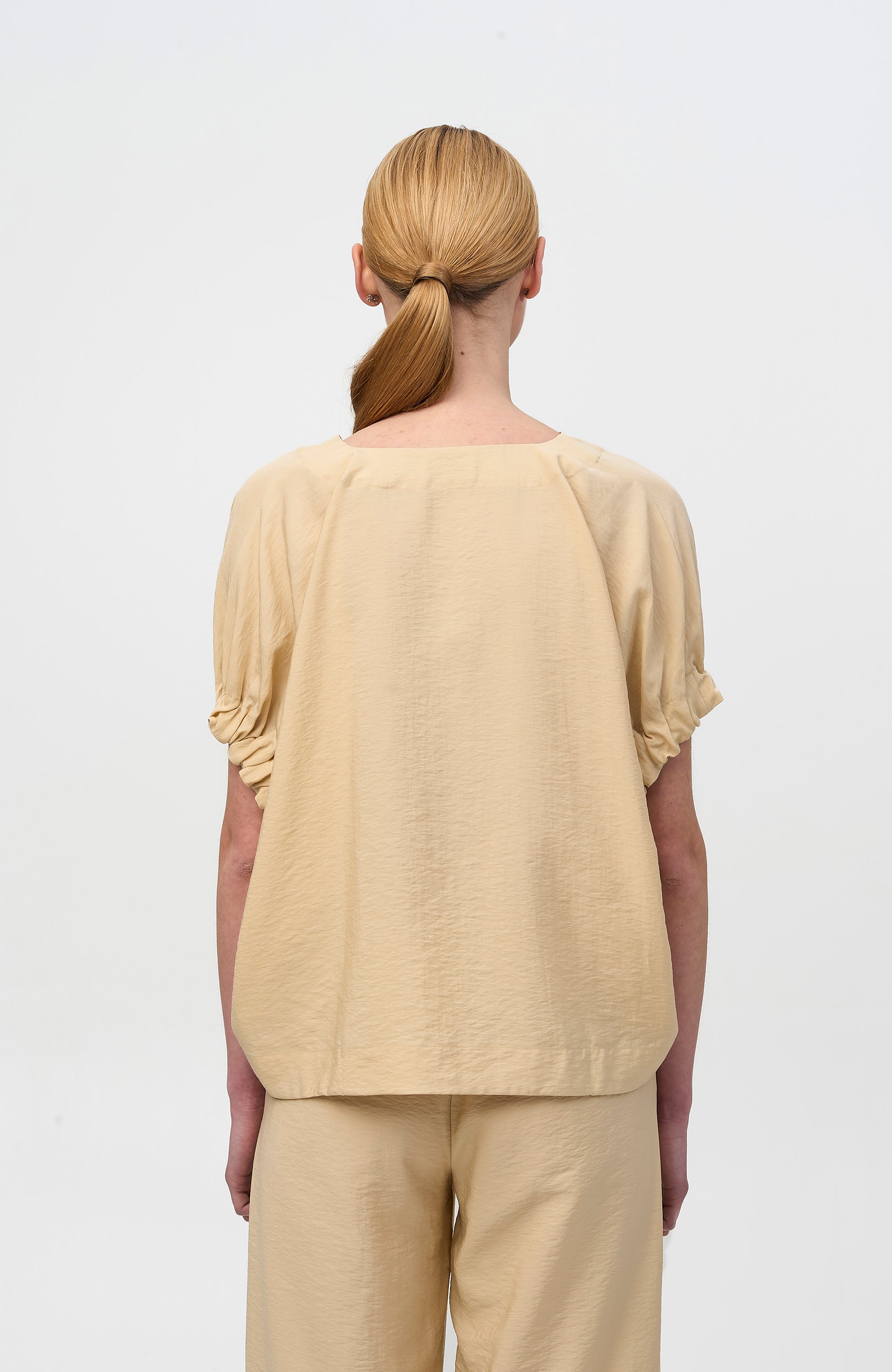 House of dagmar Neutral V-kaelusega topp image 4