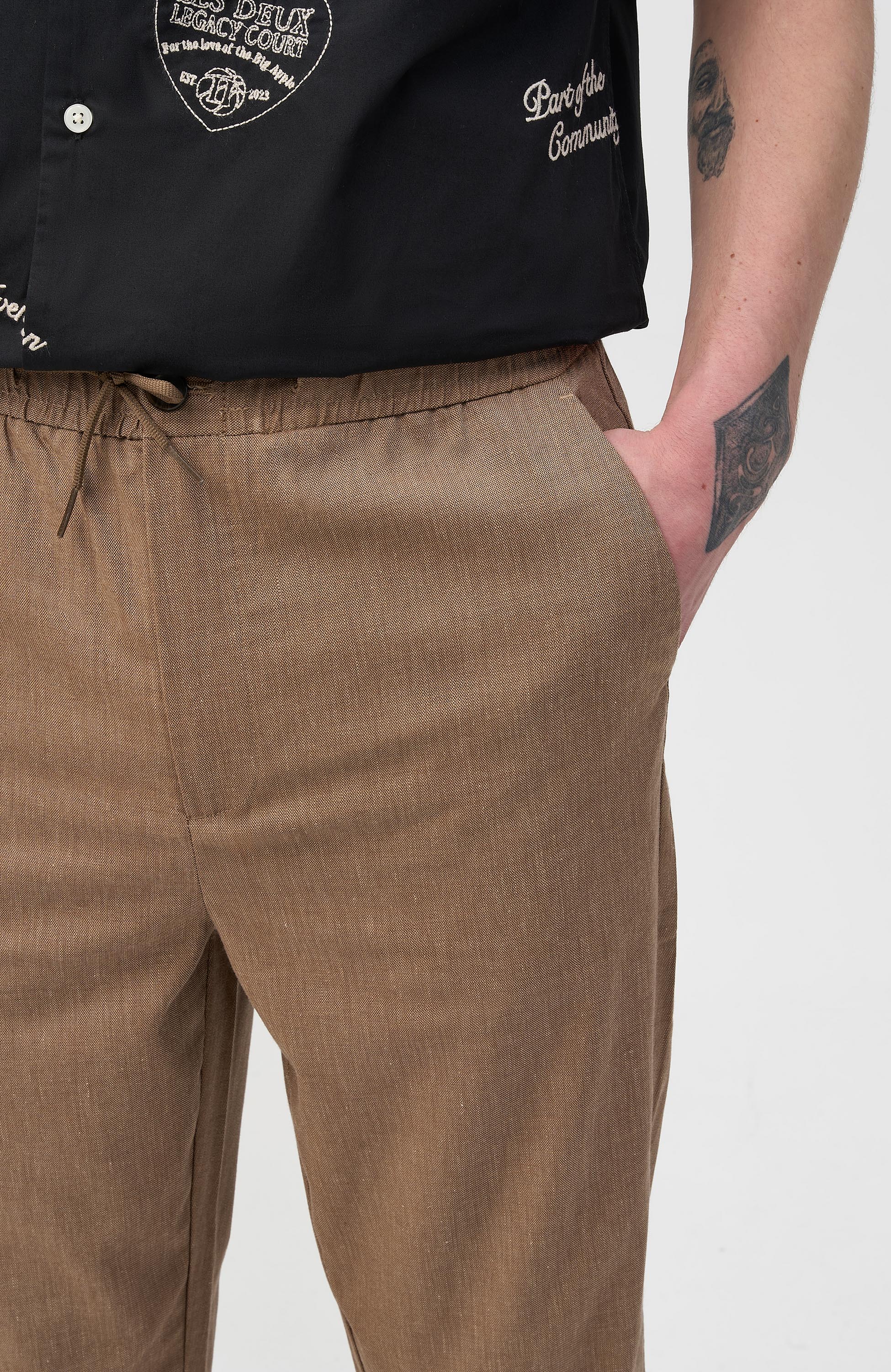 Les deux Neutral Tapered slub drawstring pants como image 7