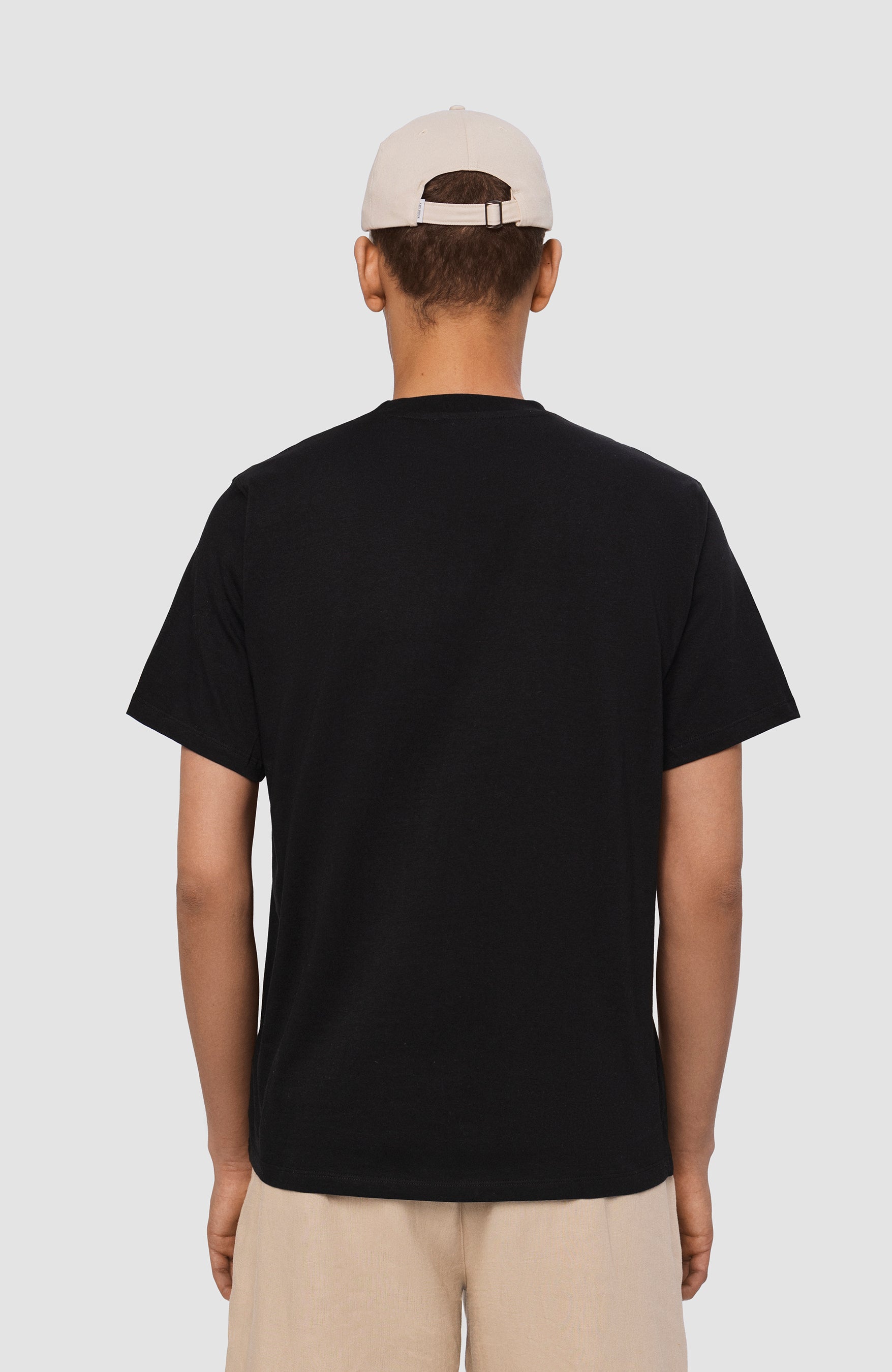 Les deux Black Embroidered t-shirt car wash image 4