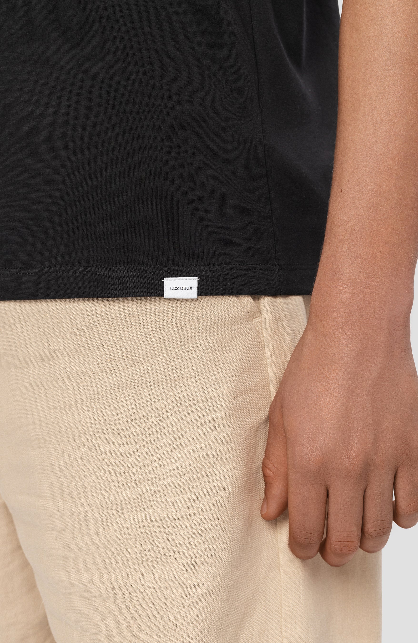 Les deux Black Embroidered t-shirt car wash image 5