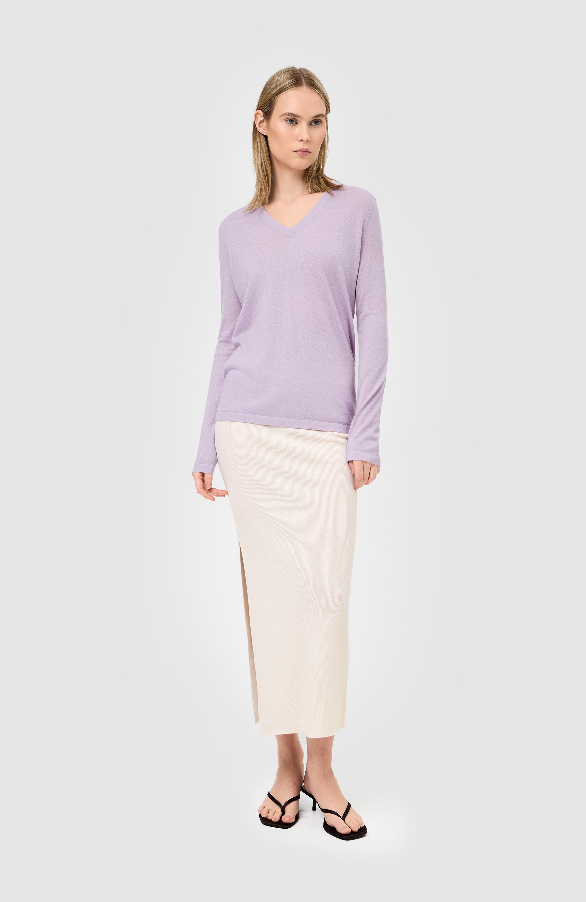 Lisa yang Purple Fine-knit v-neck top jane image 6