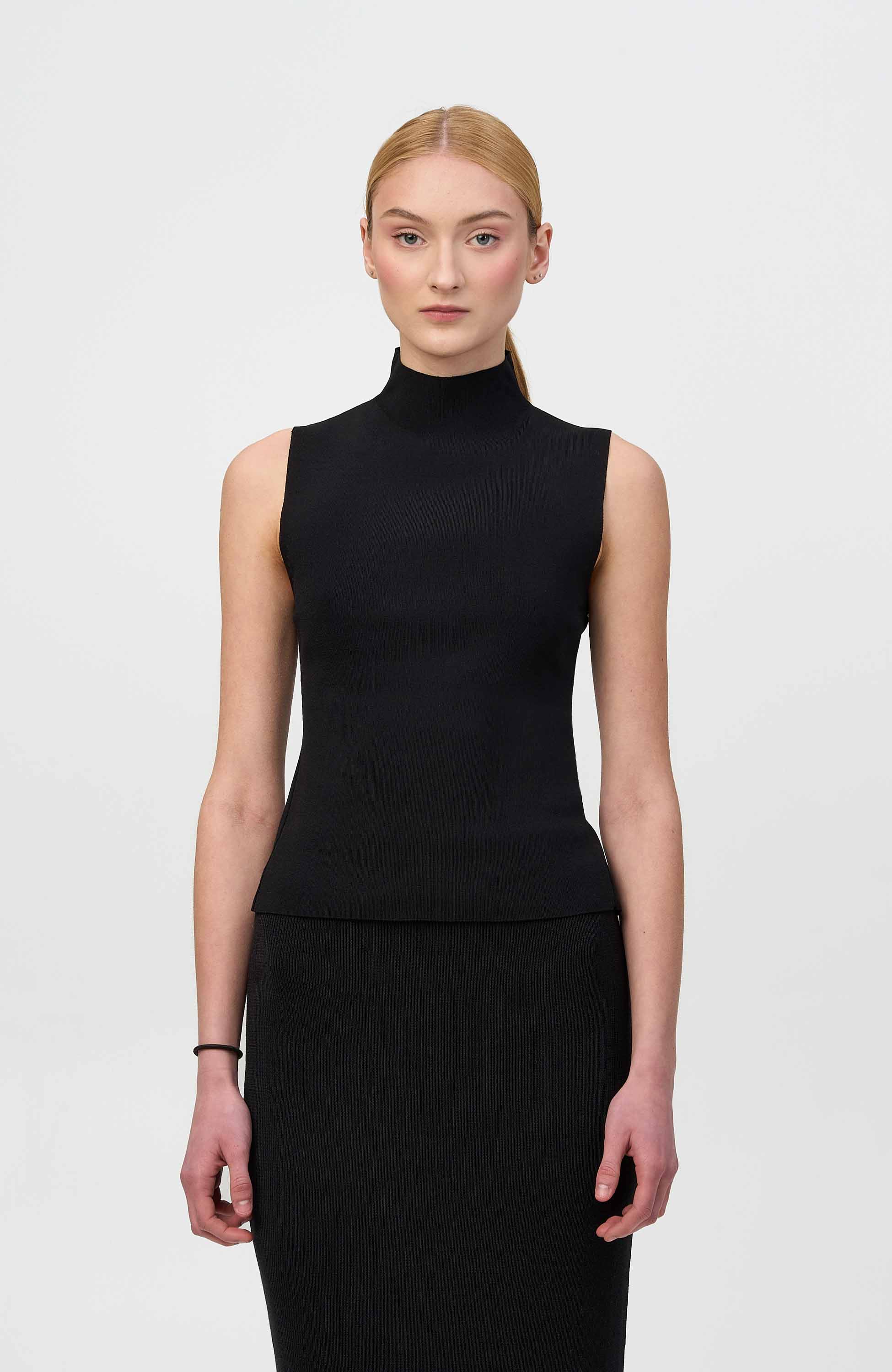 House of dagmar Black Open back top image 1
