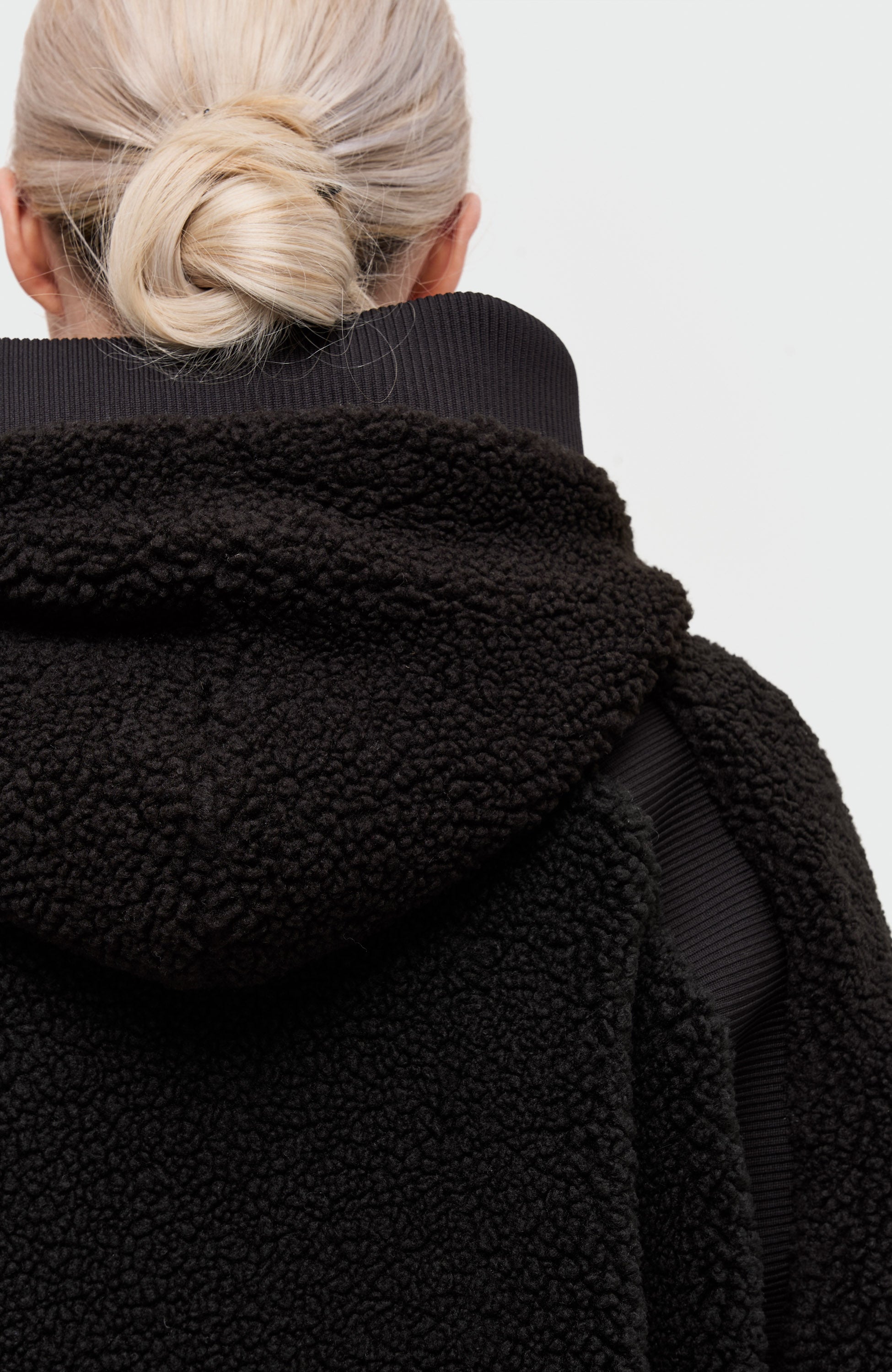 Moose knuckles Black Sherpa pusa kapuutsiga holland image 10