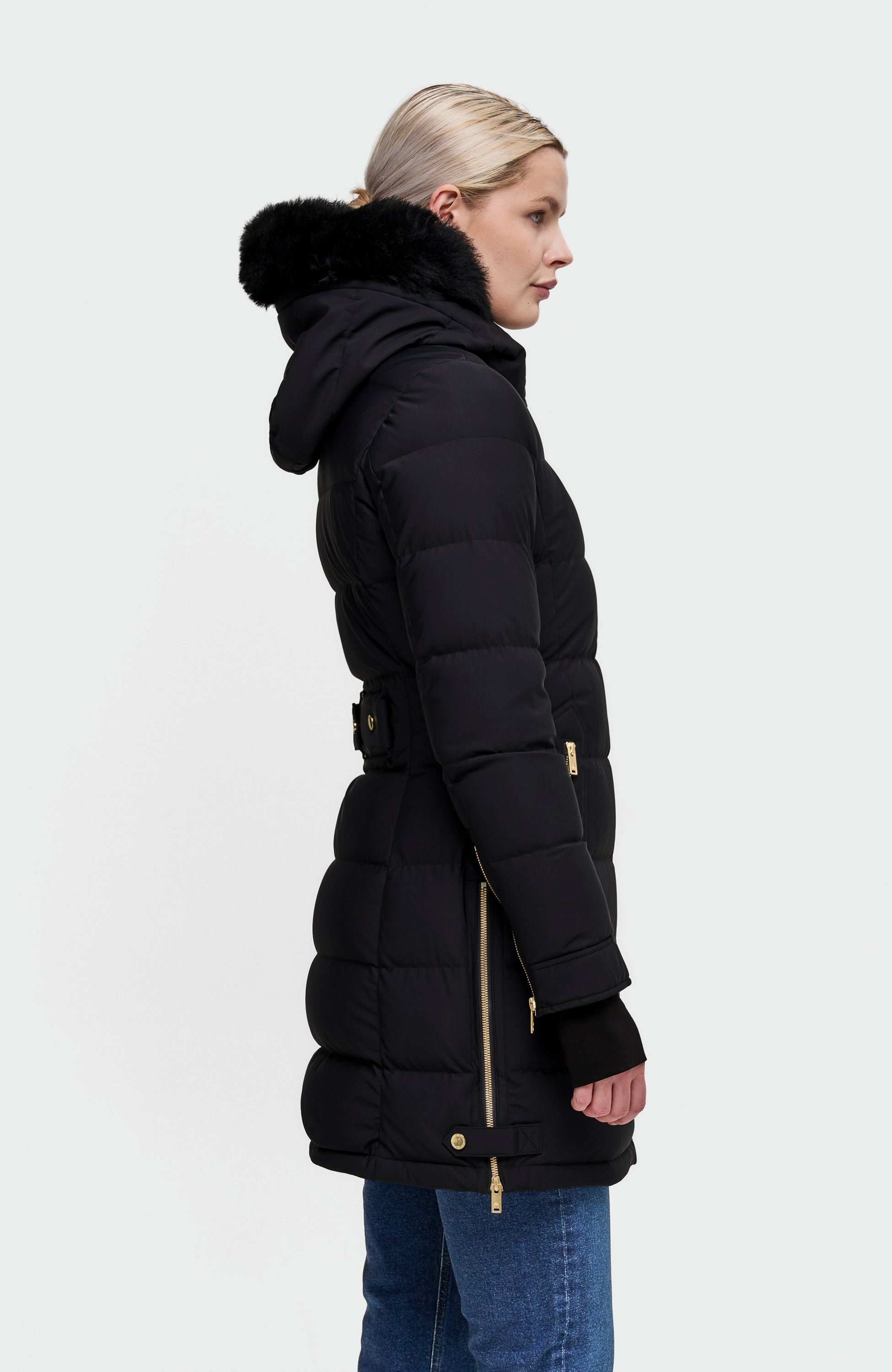Moose knuckles Black Parka z detalami w kolorze złotym watershed image 6