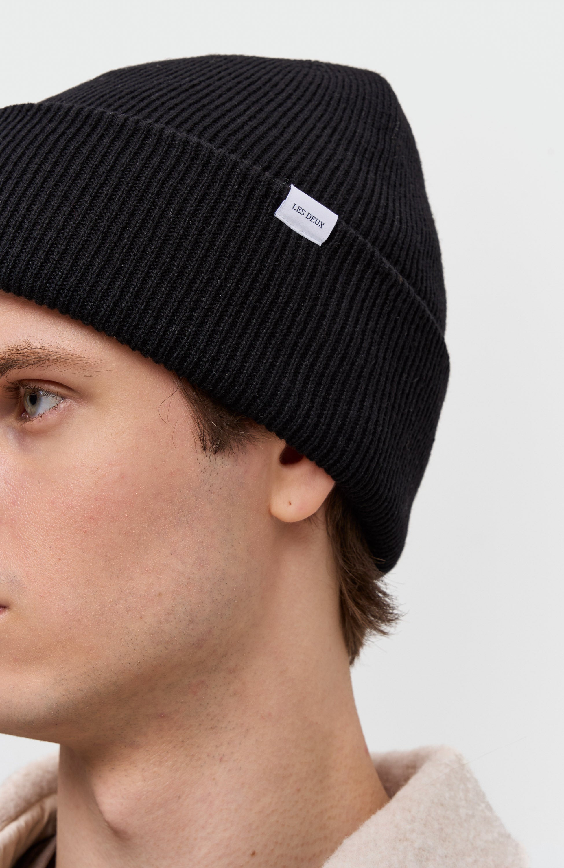 Les deux Black Villast beanie wayne image 4
