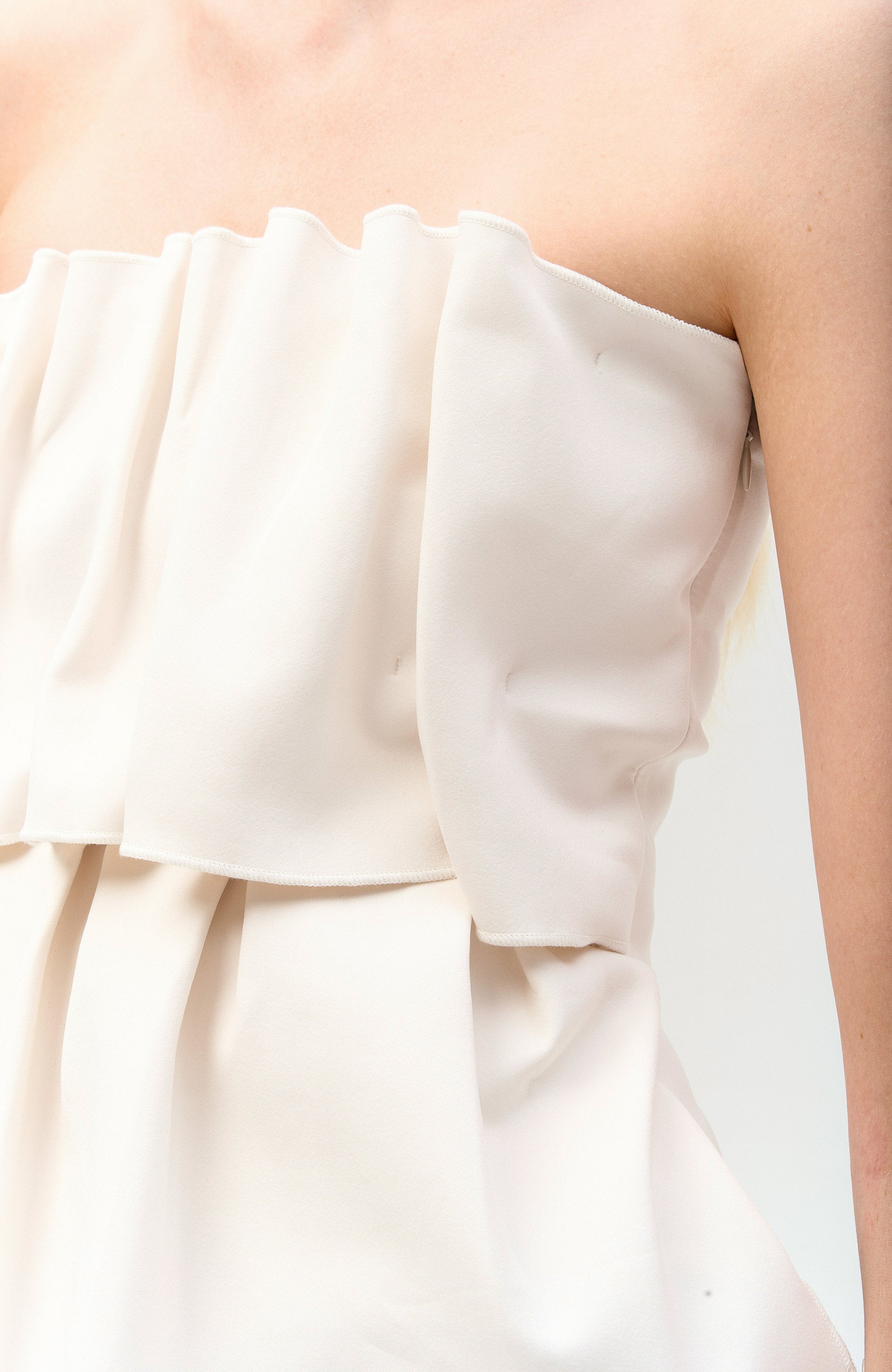 House of dagmar White Sculpted tube top image 5