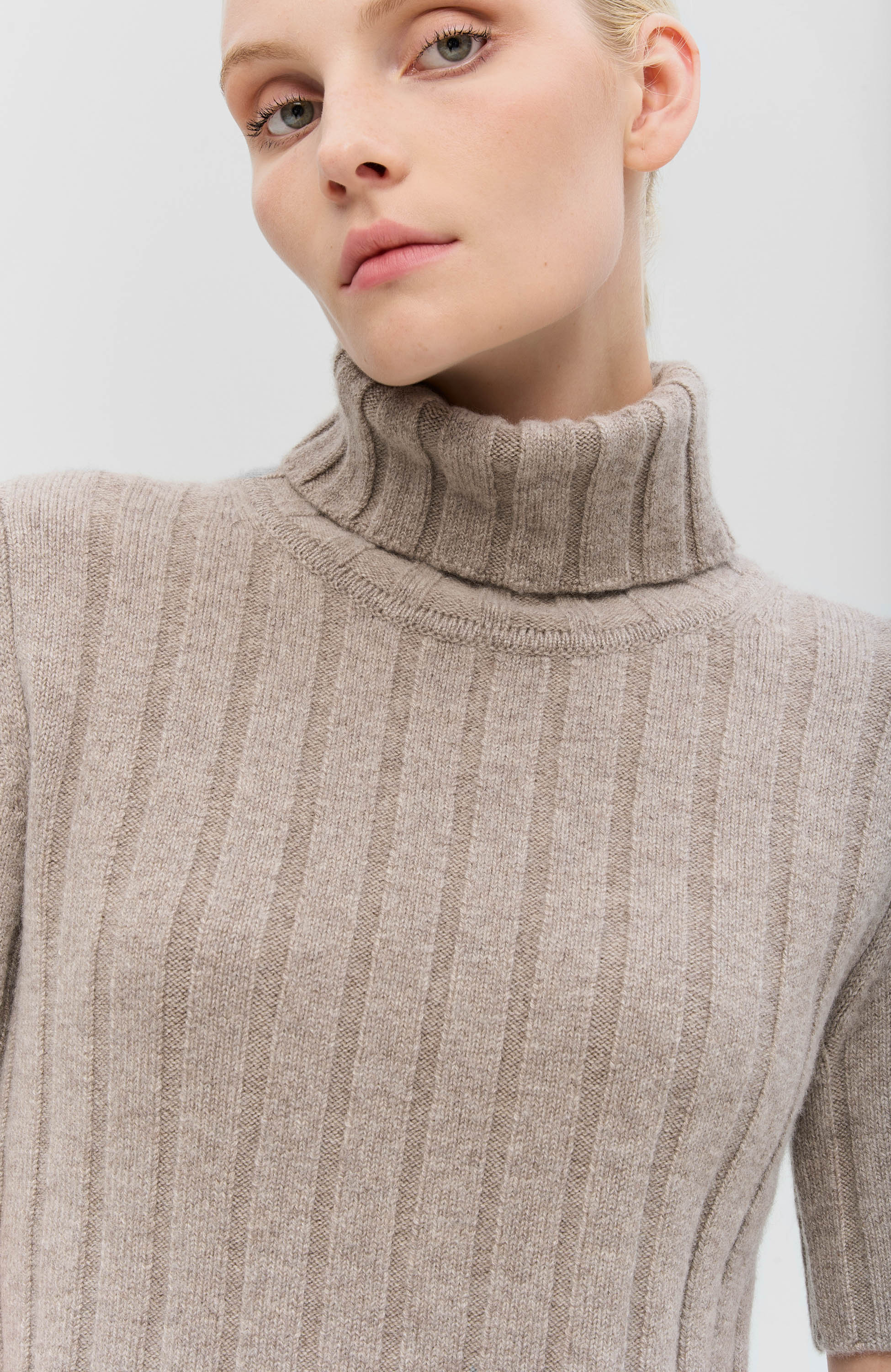 Ftc cashmere Beige Sweter z krótkim rękawem image 6
