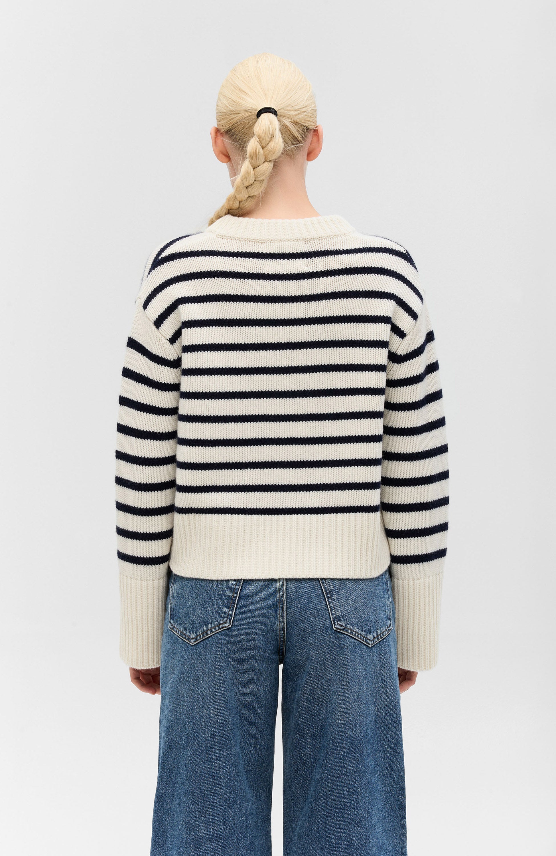 Lisa yang Neutral Striped cashmere sweater sony image 5