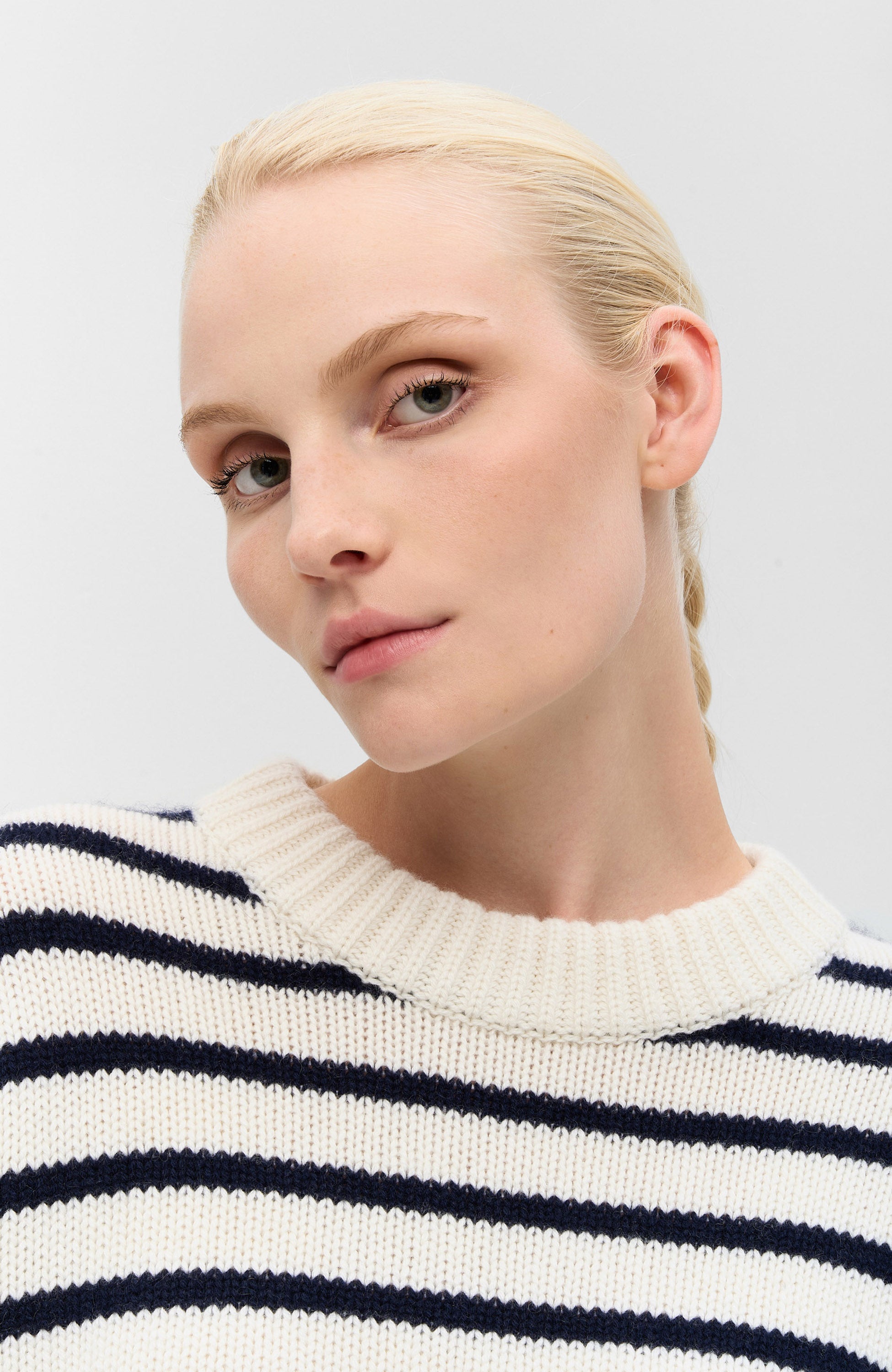 Lisa yang Neutral Striped cashmere sweater sony image 6