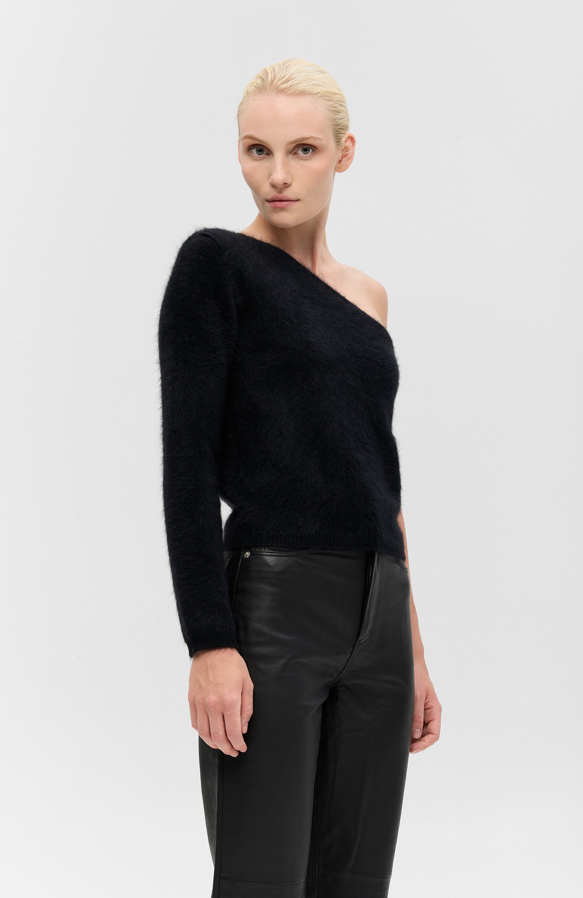 Lisa yang Black One-shoulder cashmere top dae image 1