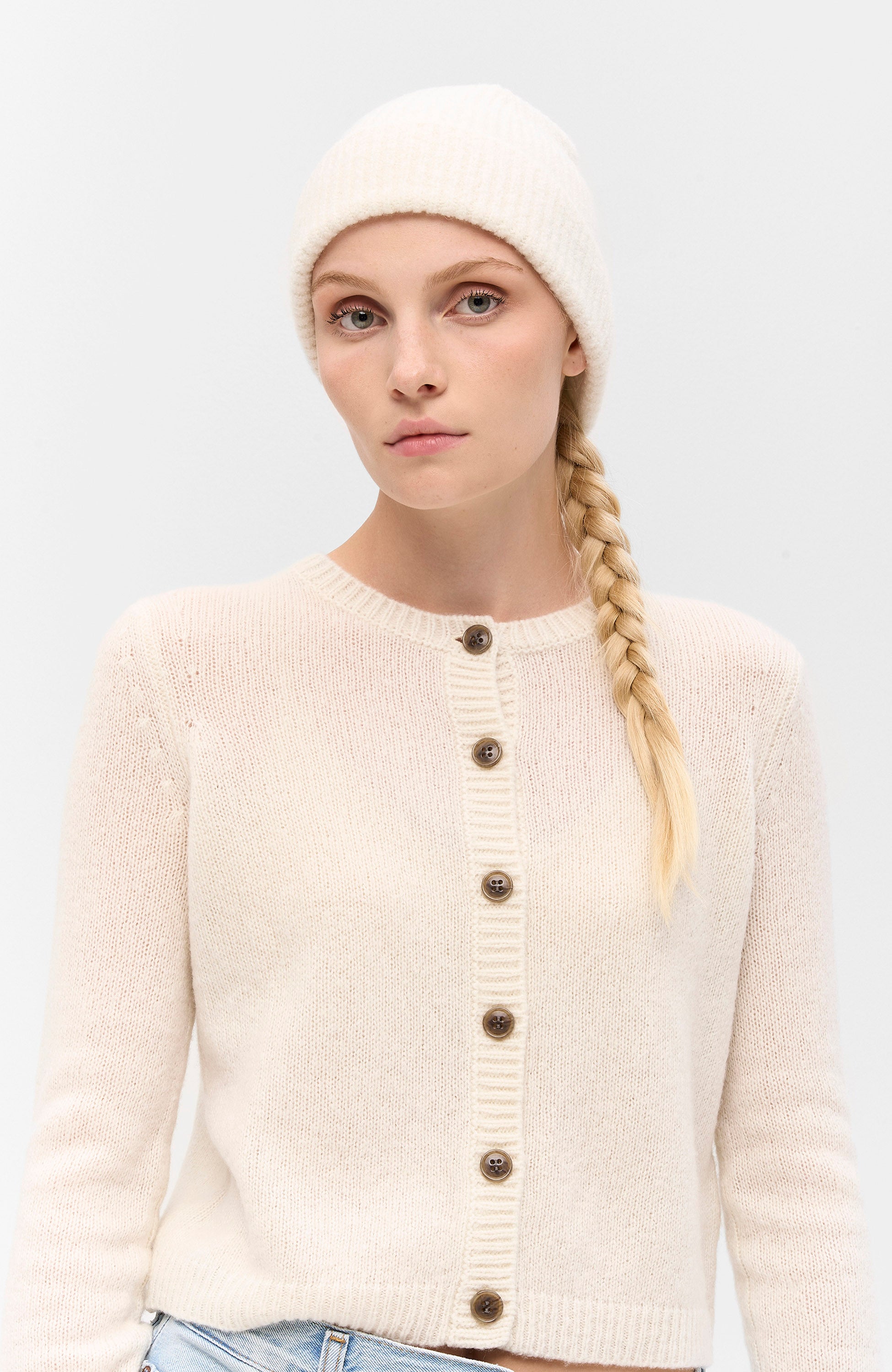 Lisa yang Neutral Kašmiirist buklee beanie image 3