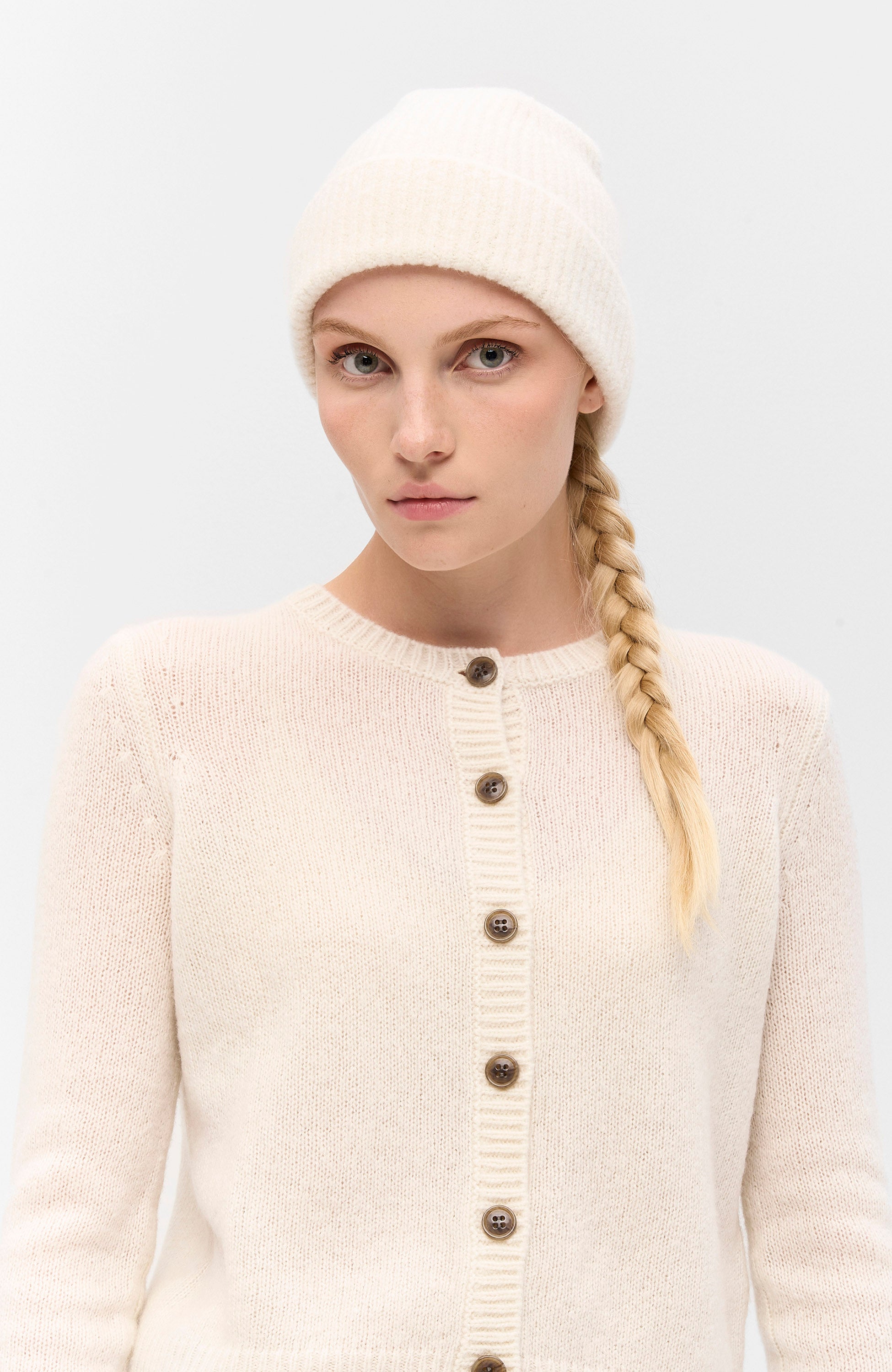 Lisa yang Neutral Kašmiirist buklee beanie image 1