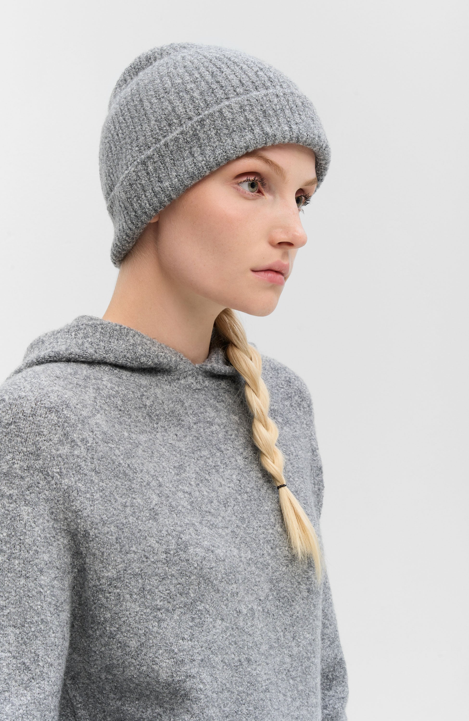 Lisa yang Grey Kašmiirist buklee beanie image 3