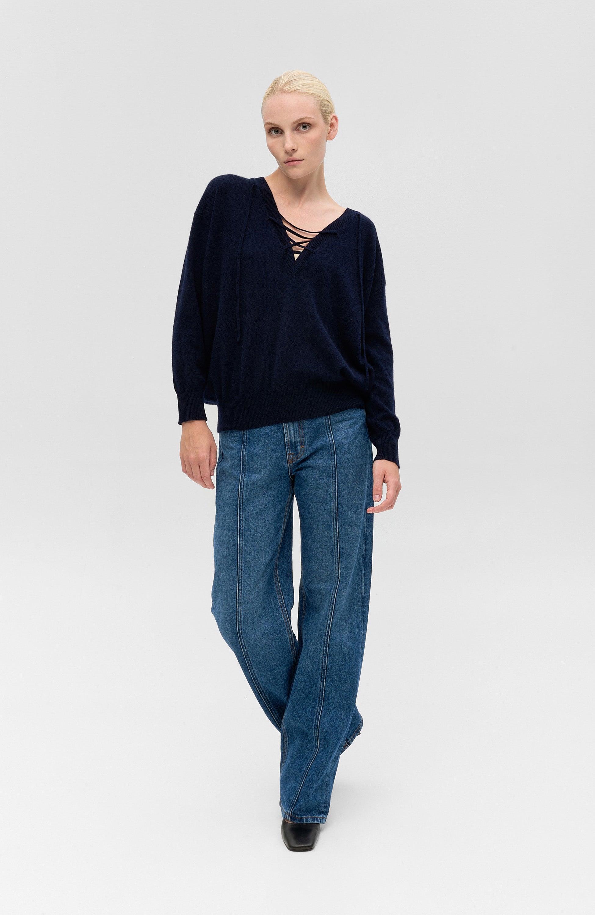 Lisa yang Navy V-neck cashmere jumper erna image 6