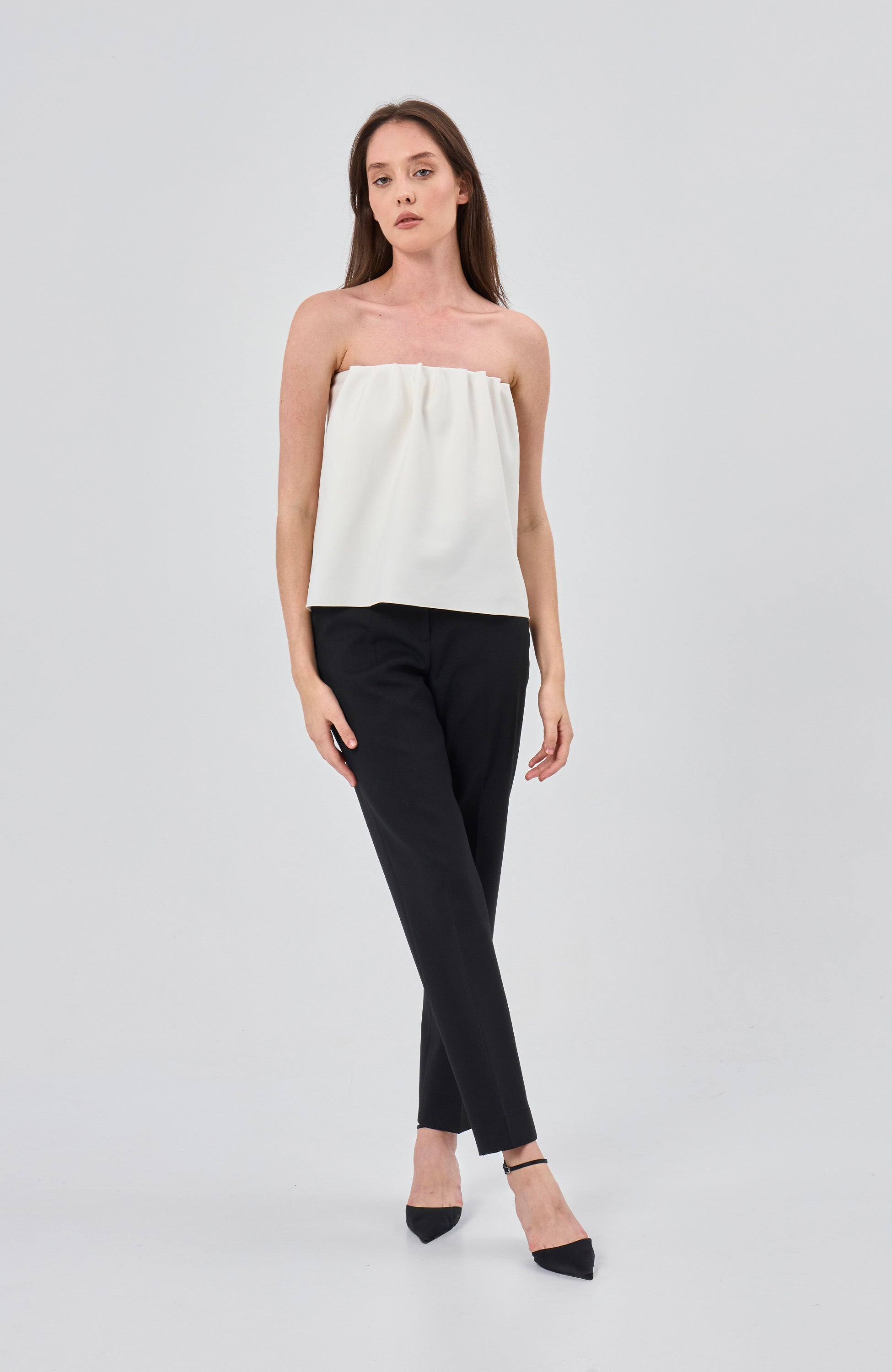 House of dagmar White Top image 7