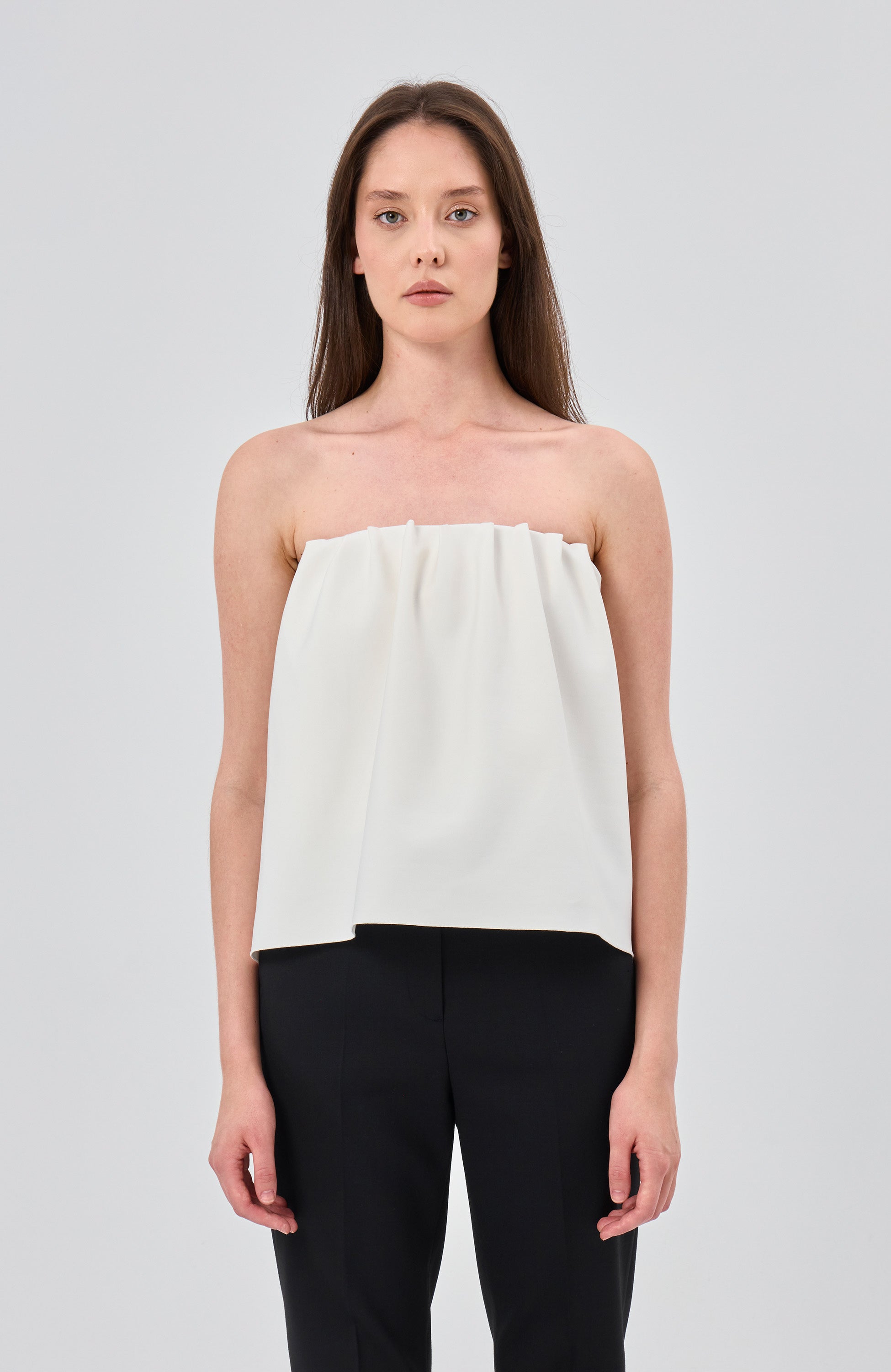 House of dagmar White Top image 1