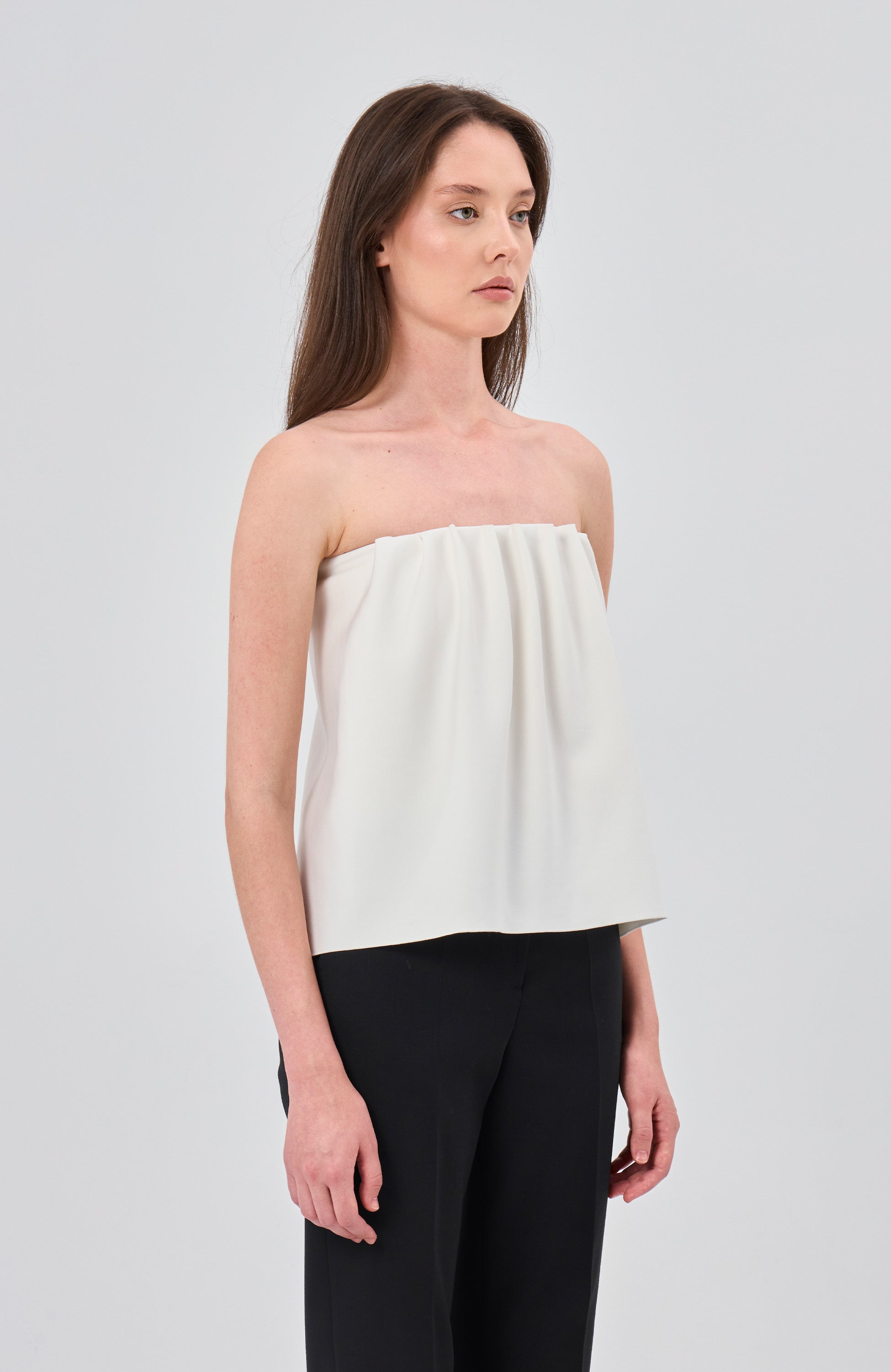 House of dagmar White Top image 3