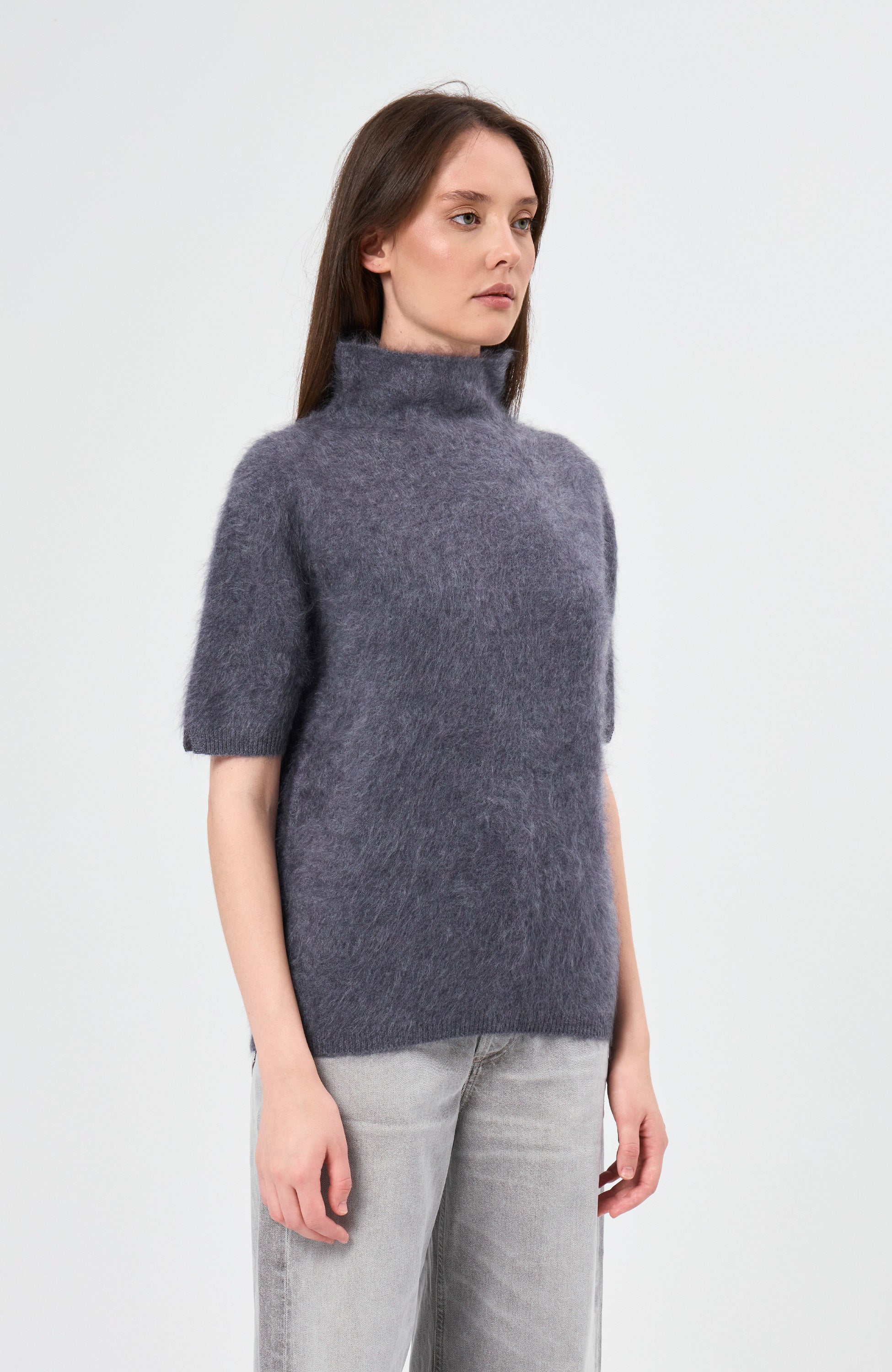 Lisa yang Grey T-shirt madelene image 3