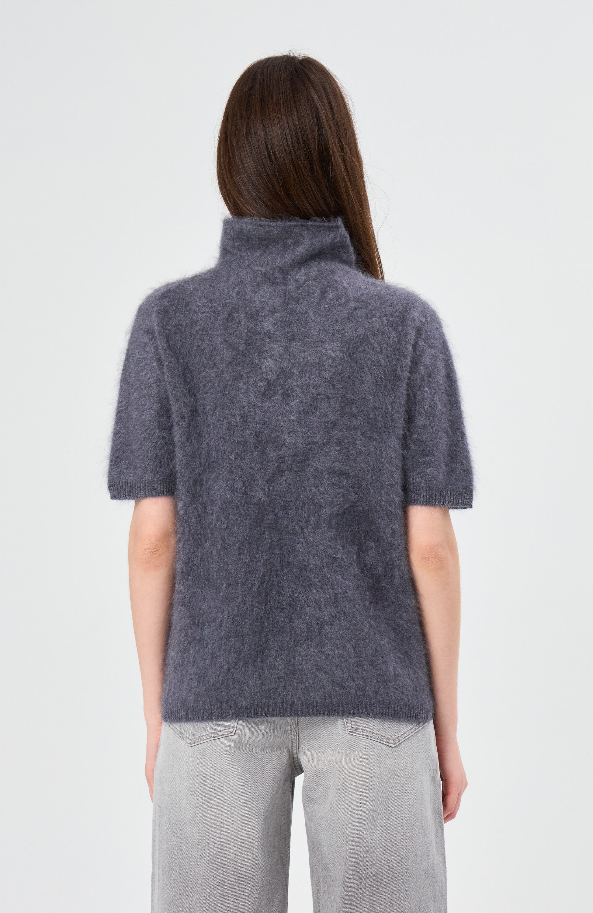 Lisa yang Grey T-shirt madelene image 4